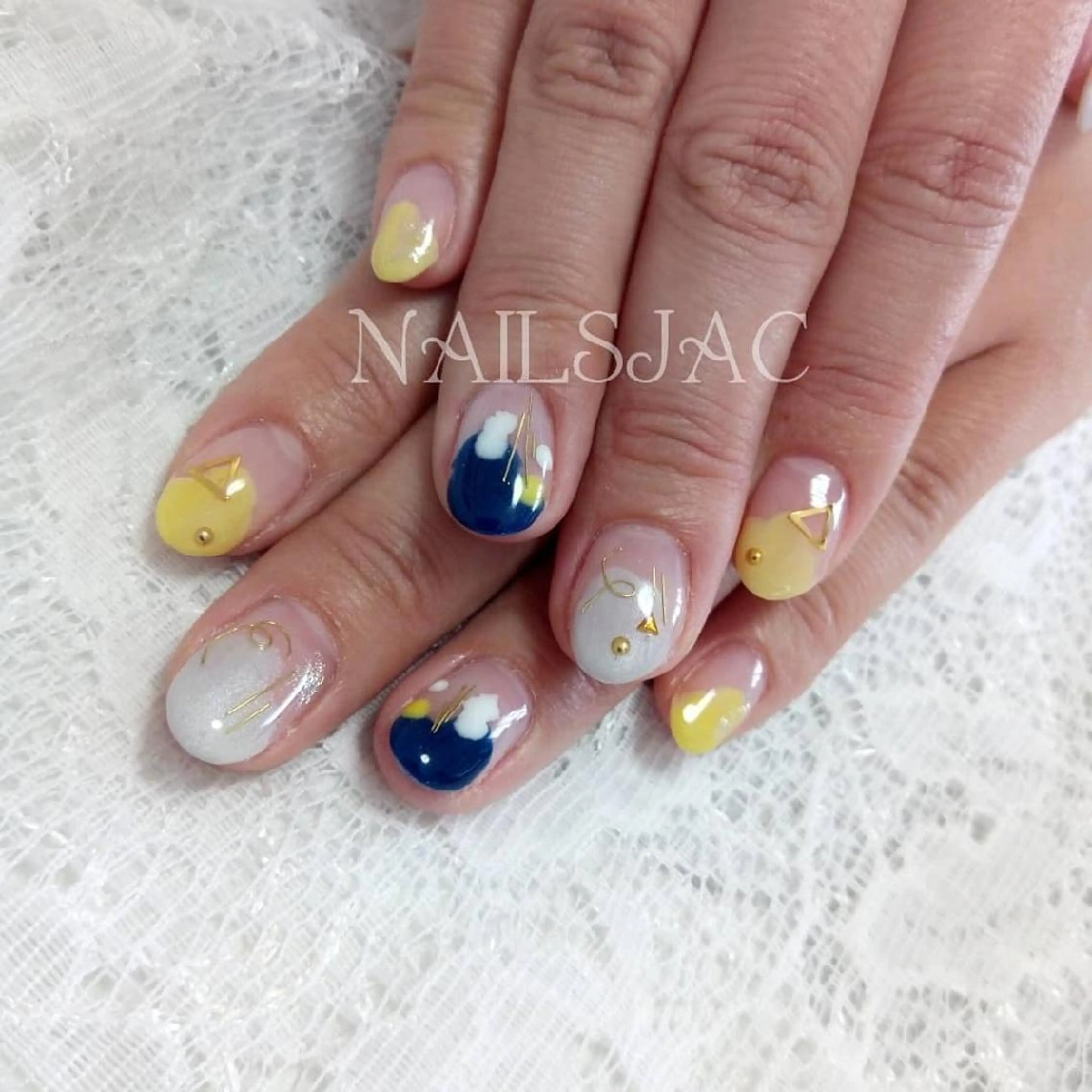 ネイル アートネイル ニュアンスネイル 島屋 千奈美のネイルデザイン