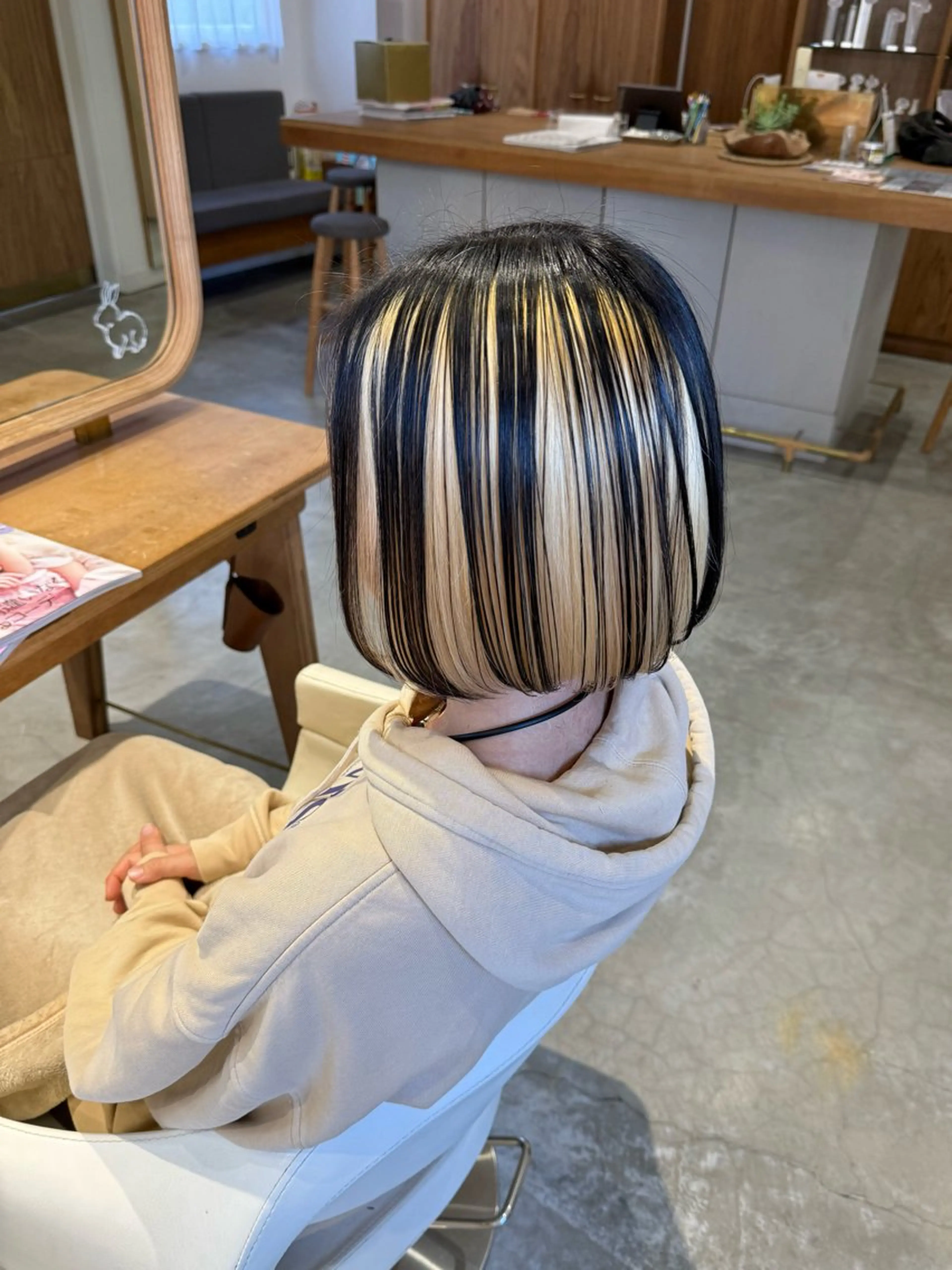 ミディアム ボブ カット ヘアカラー フラム所属・WATANABE MISAKIのヘアスタイル