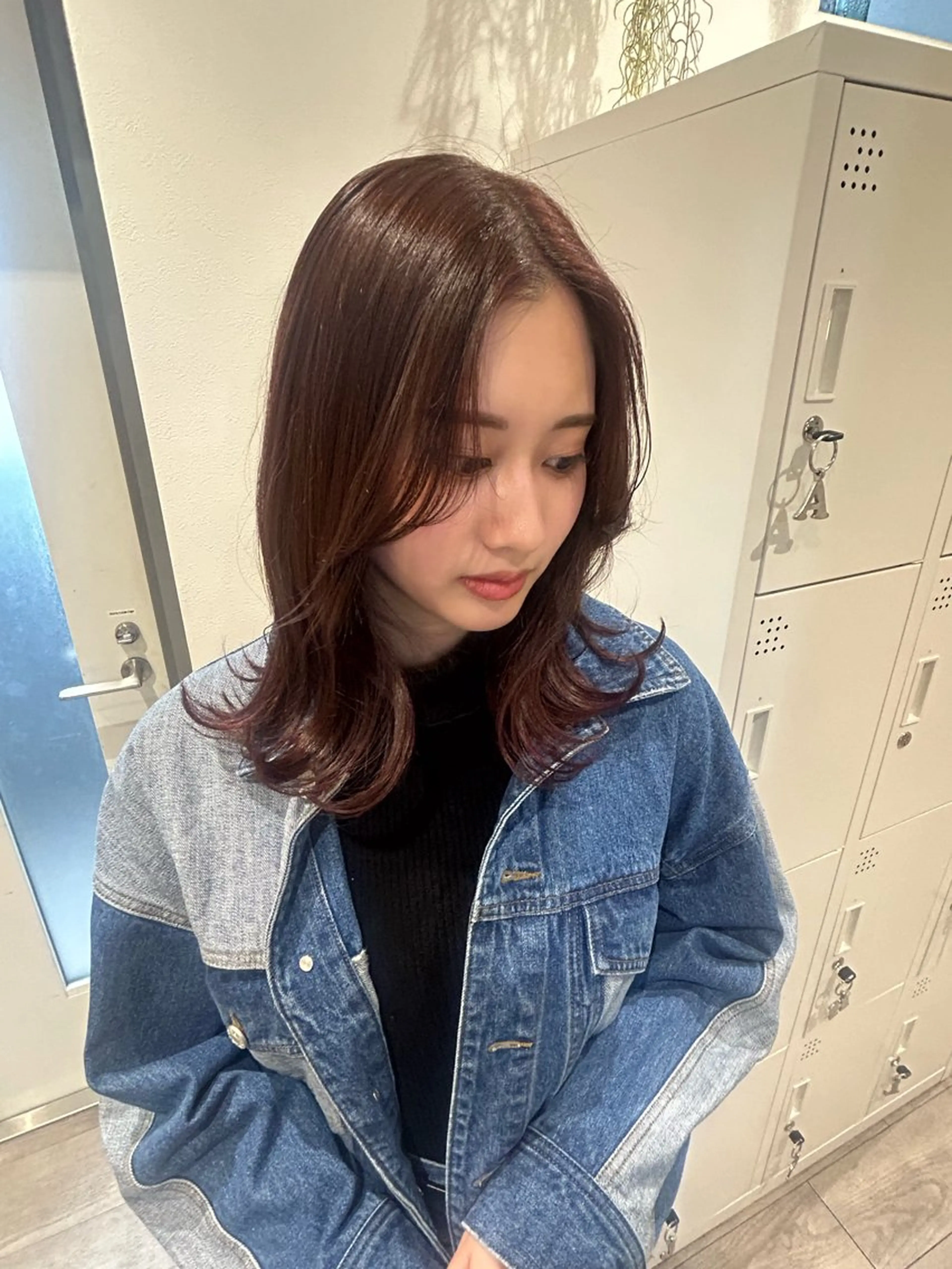 ミディアム カラー 顔まわりレイヤー 顔周りカット レイヤーカット カット ヘアカラー トリートメント VISUALIST所属・小倉/レイヤー/ 顔周りカット/naoのヘアスタイル