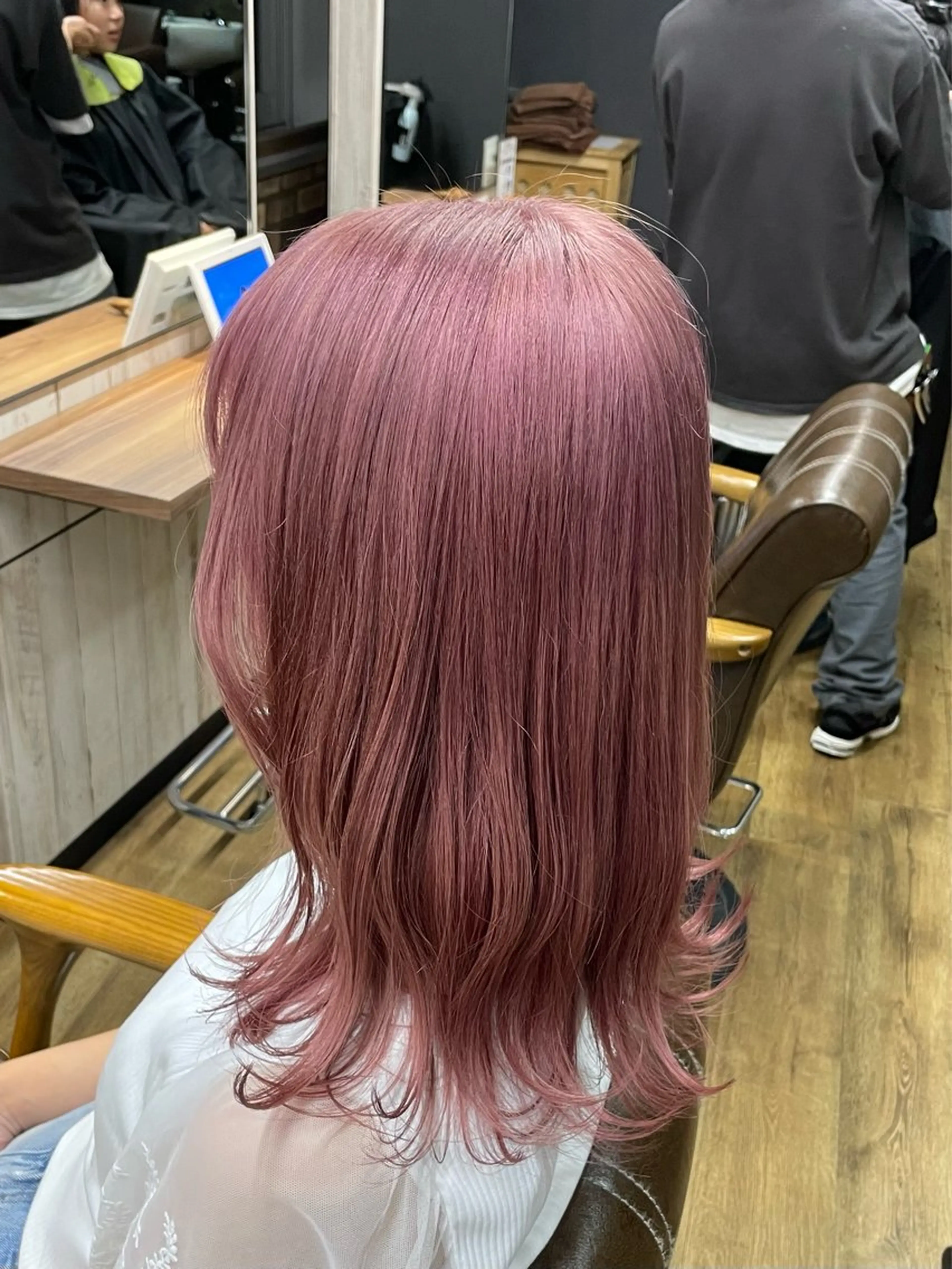 カラー ピンクカラー 佐藤 栄輔のヘアスタイル