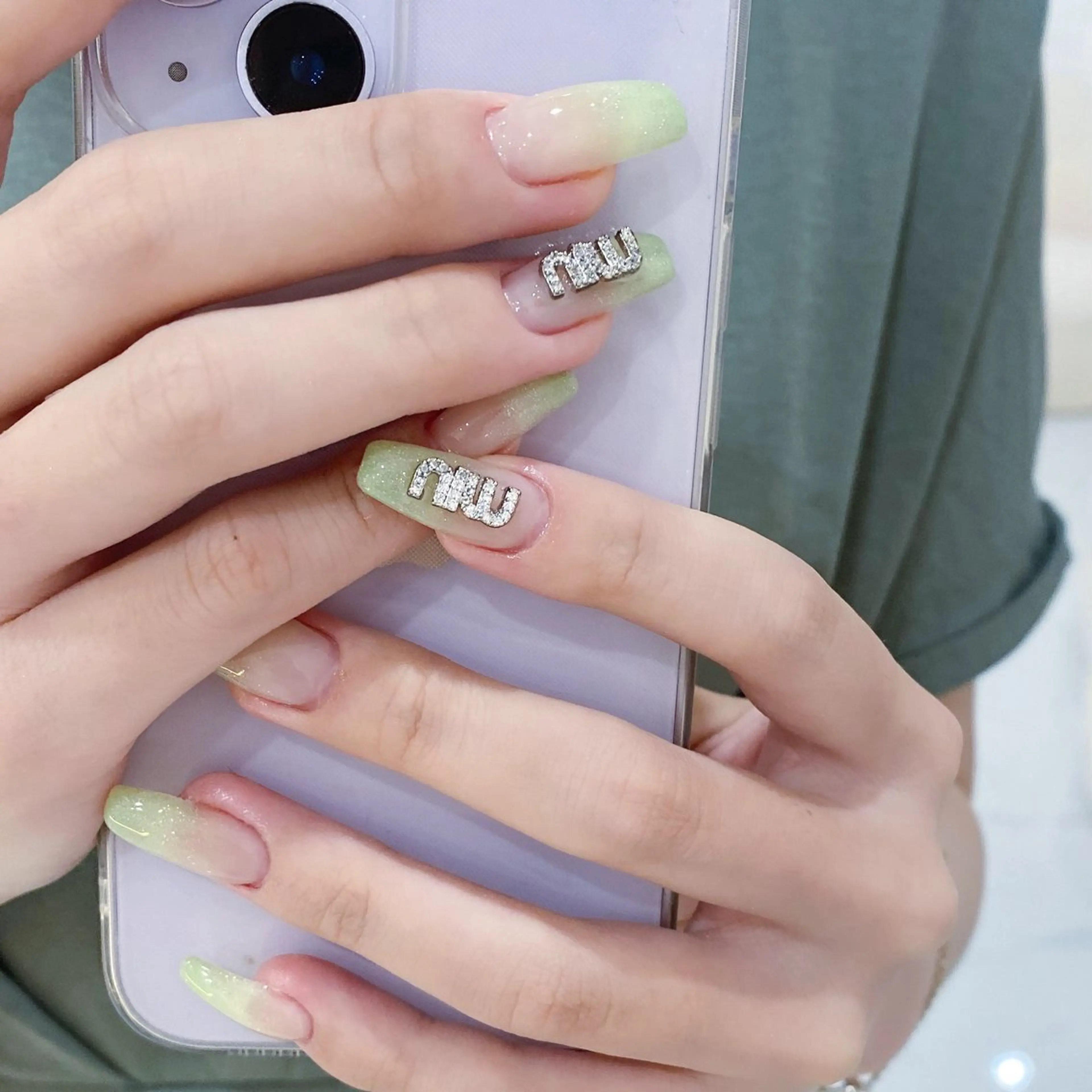 ネイル キラキラネイル ラメ(グリッター) ワンホンネイル nailsalon ChuColaのネイルデザイン