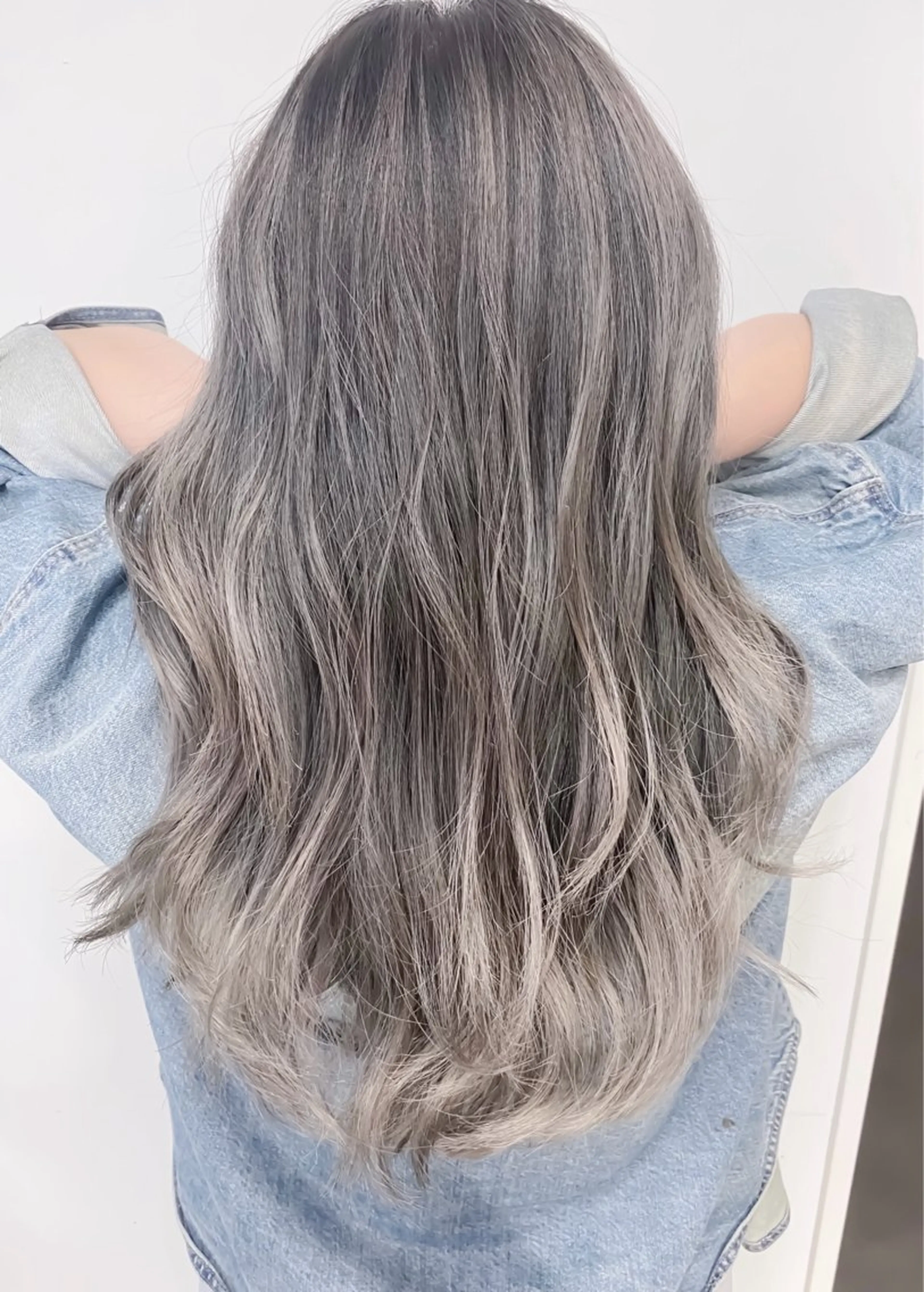 セミロング カラー バレイヤージュ ブリーチ 透明感カラー ダブルカラー ハイライトカラー 竹内ケンゴ🇰🇷 EIGHT藤沢のヘアスタイル