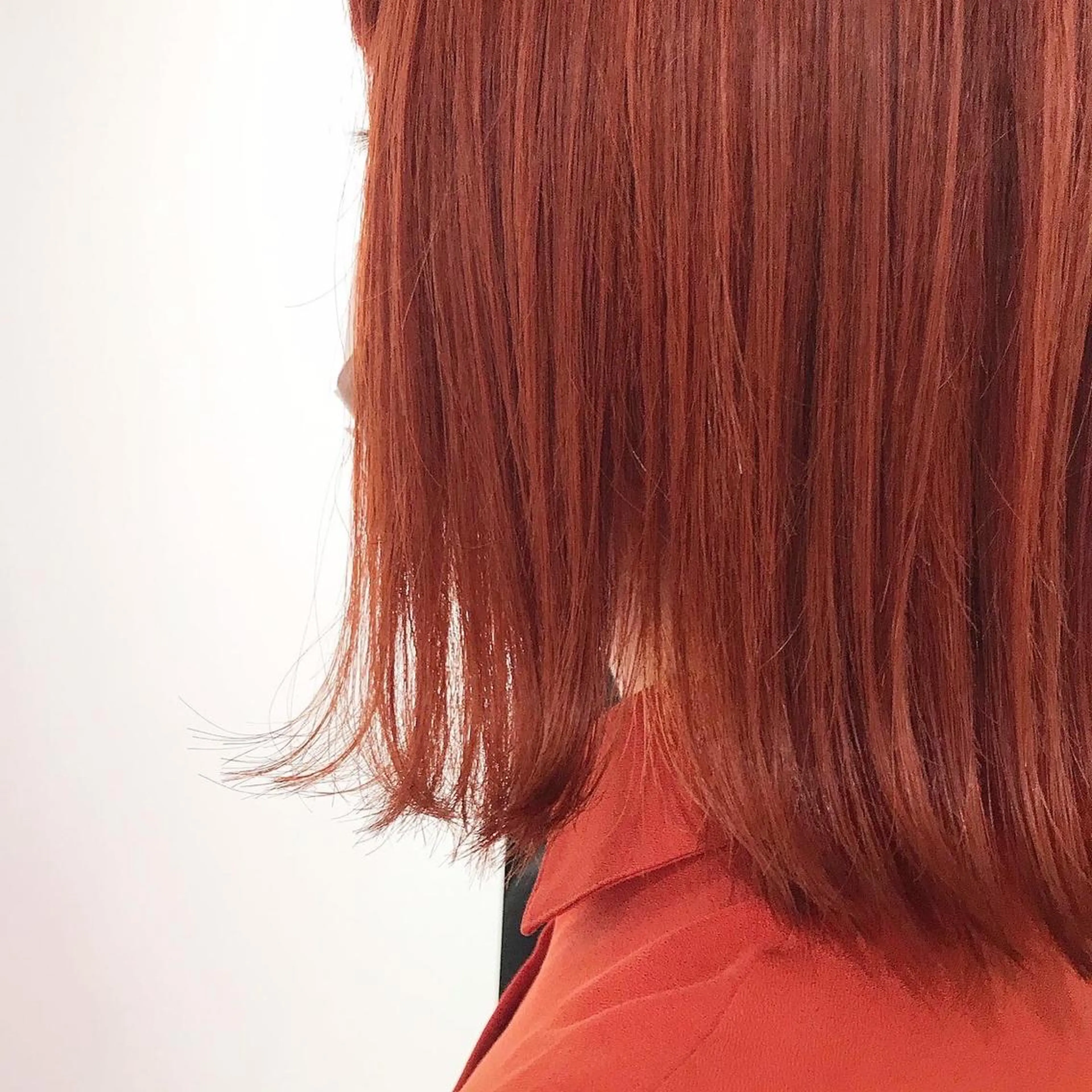 カラー 秋葉原オタク向け美容室OFF-KAi!!所属・渡部凌我 小顔ウルフ ハイトーンカラーのヘアスタイル