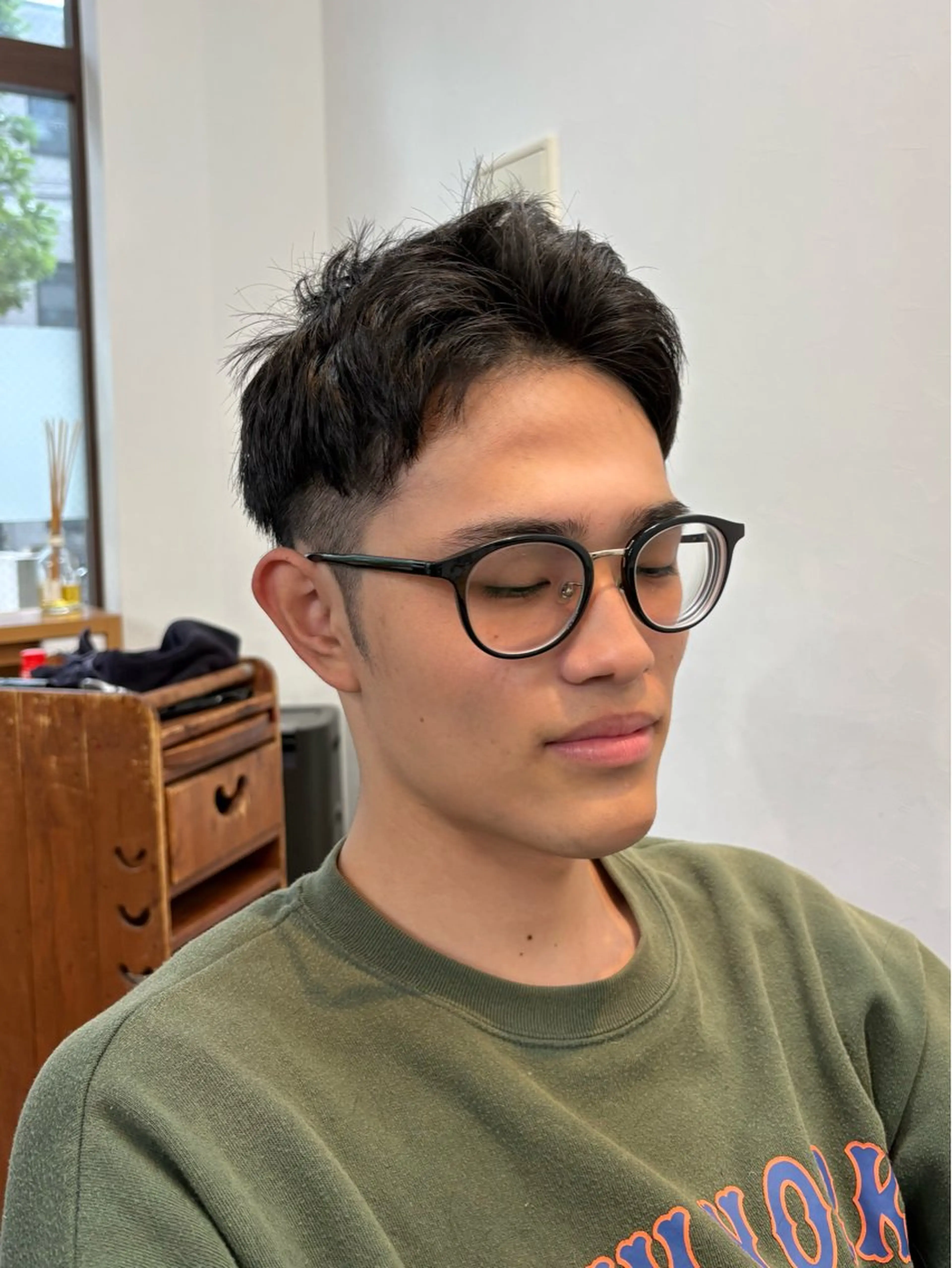 メンズ カット ヘアカラー トリートメント 〝西葛西、葛西一番の 美髪に〟清水 真之介のヘアスタイル