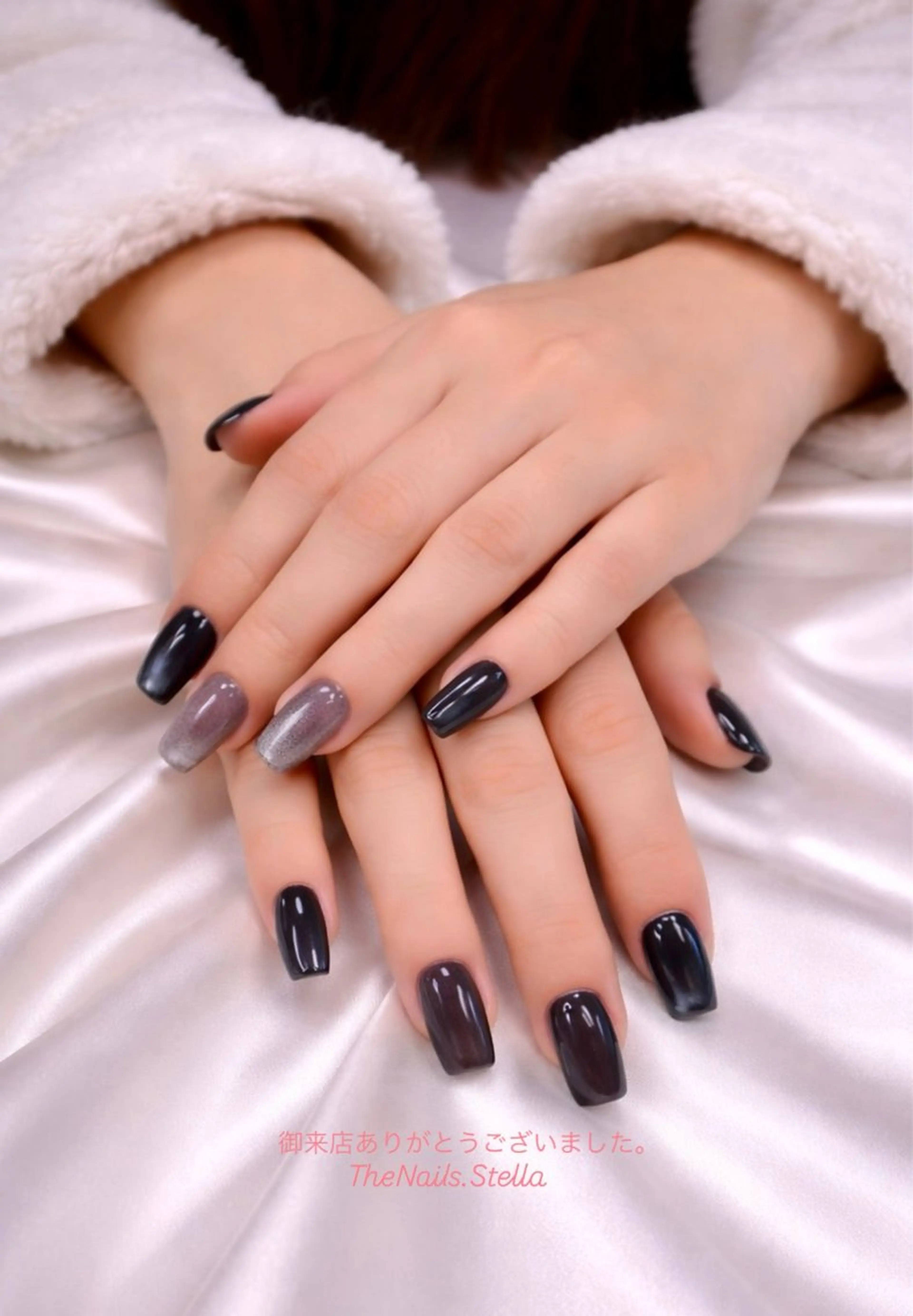 ハンドネイル💅自爪近い長さ出し、持ち込みデザインokワンカラ2色まで、マグネット🧲簡単ア-ト2本🎀オフ別料金です。の写真