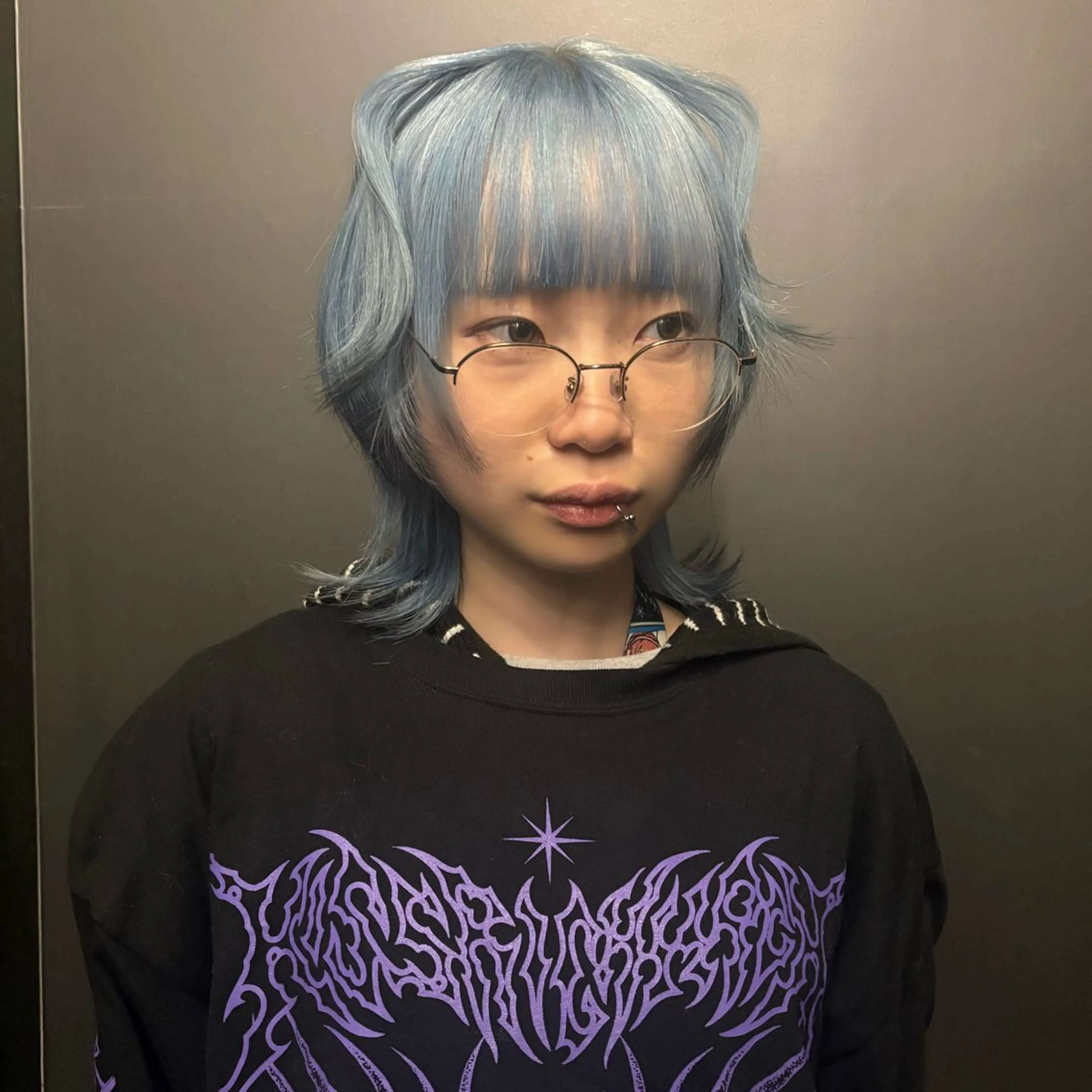 ショート カラー カット トリートメント HIKARI🐈⬛ ハイトーン×デザインのヘアスタイル