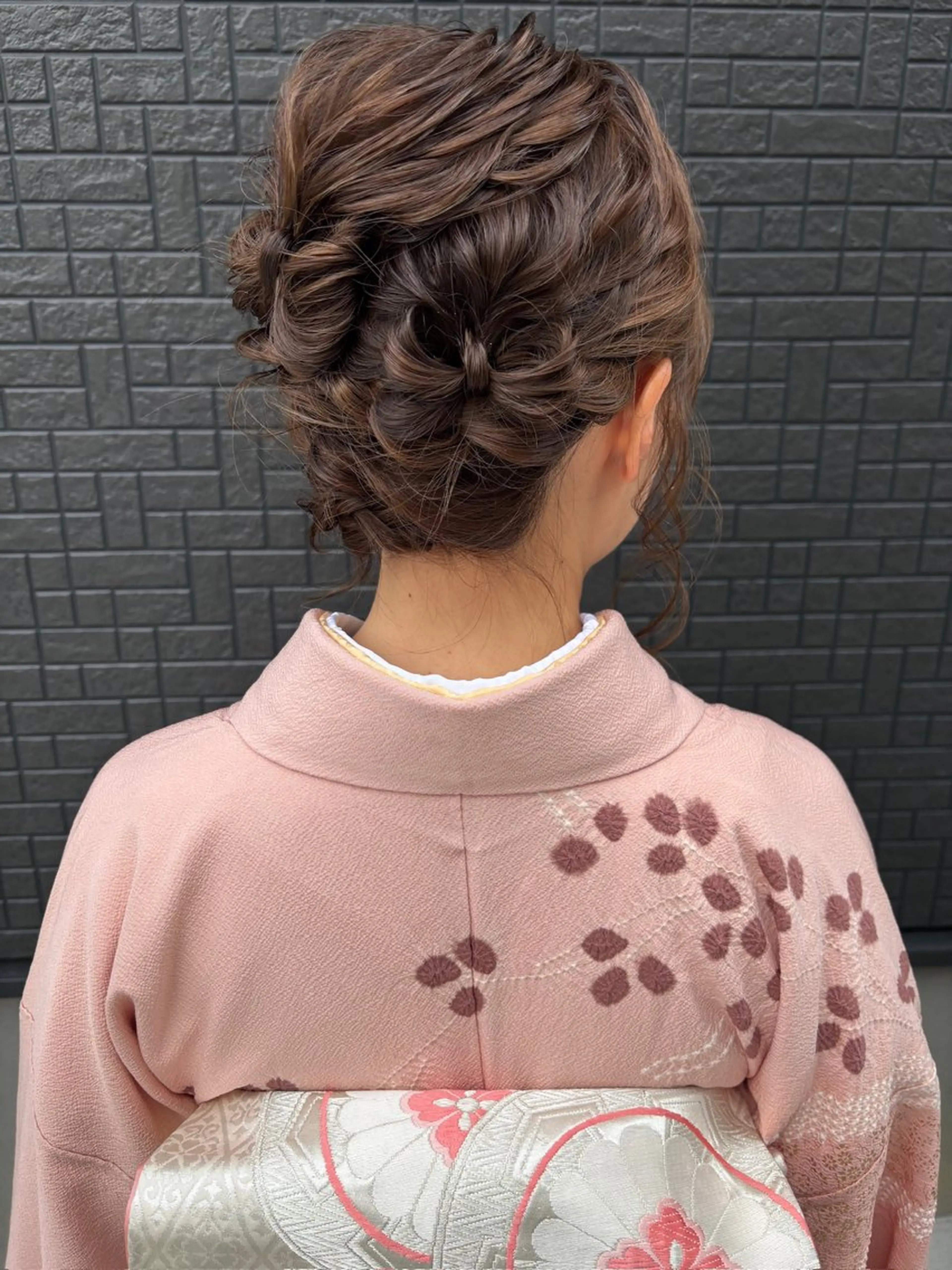 セミロング ヘアアレンジ え りのヘアスタイル