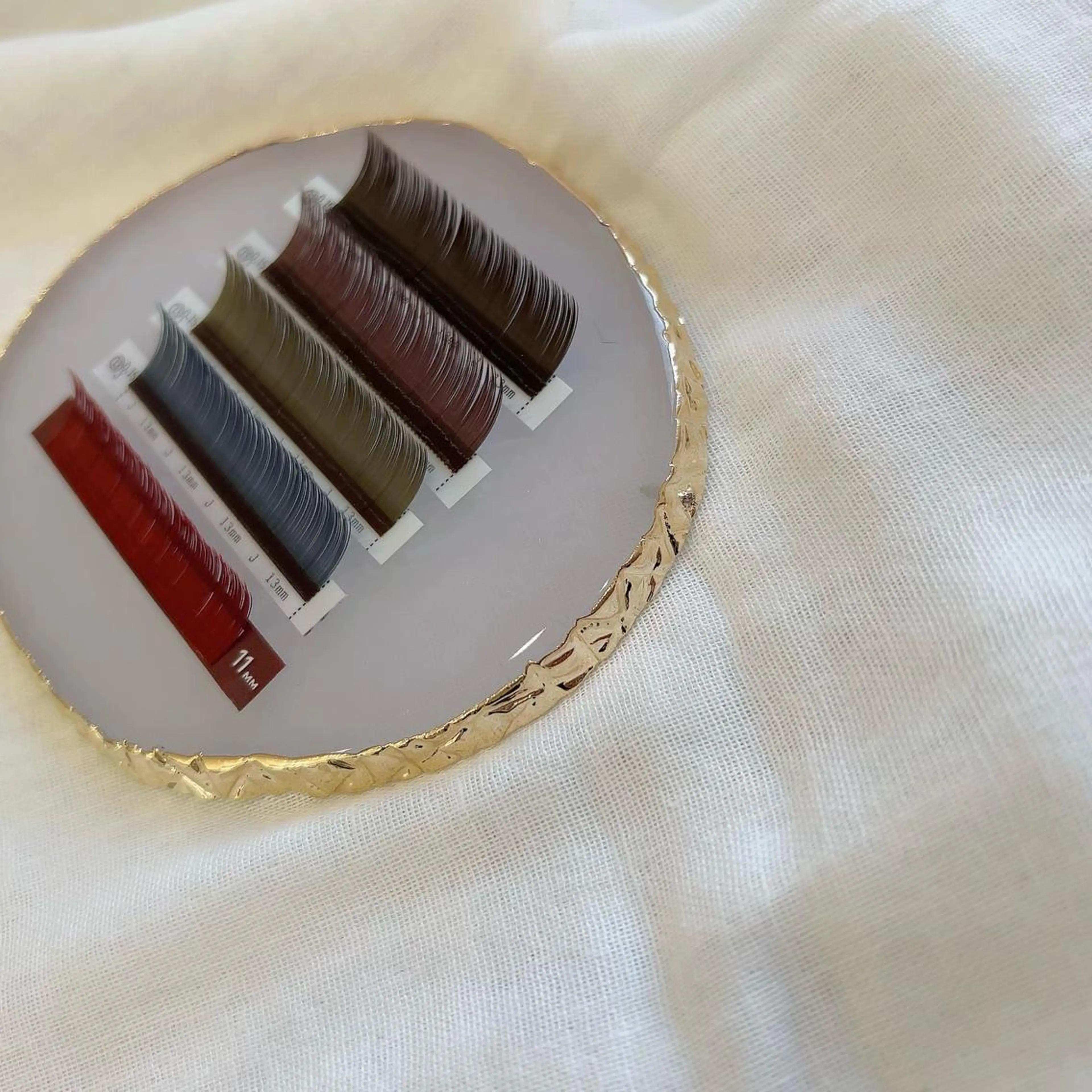 マツエク・マツパ カラーマツエク フラットラッシュ ecru. eyelashのマツエク・マツパデザイン