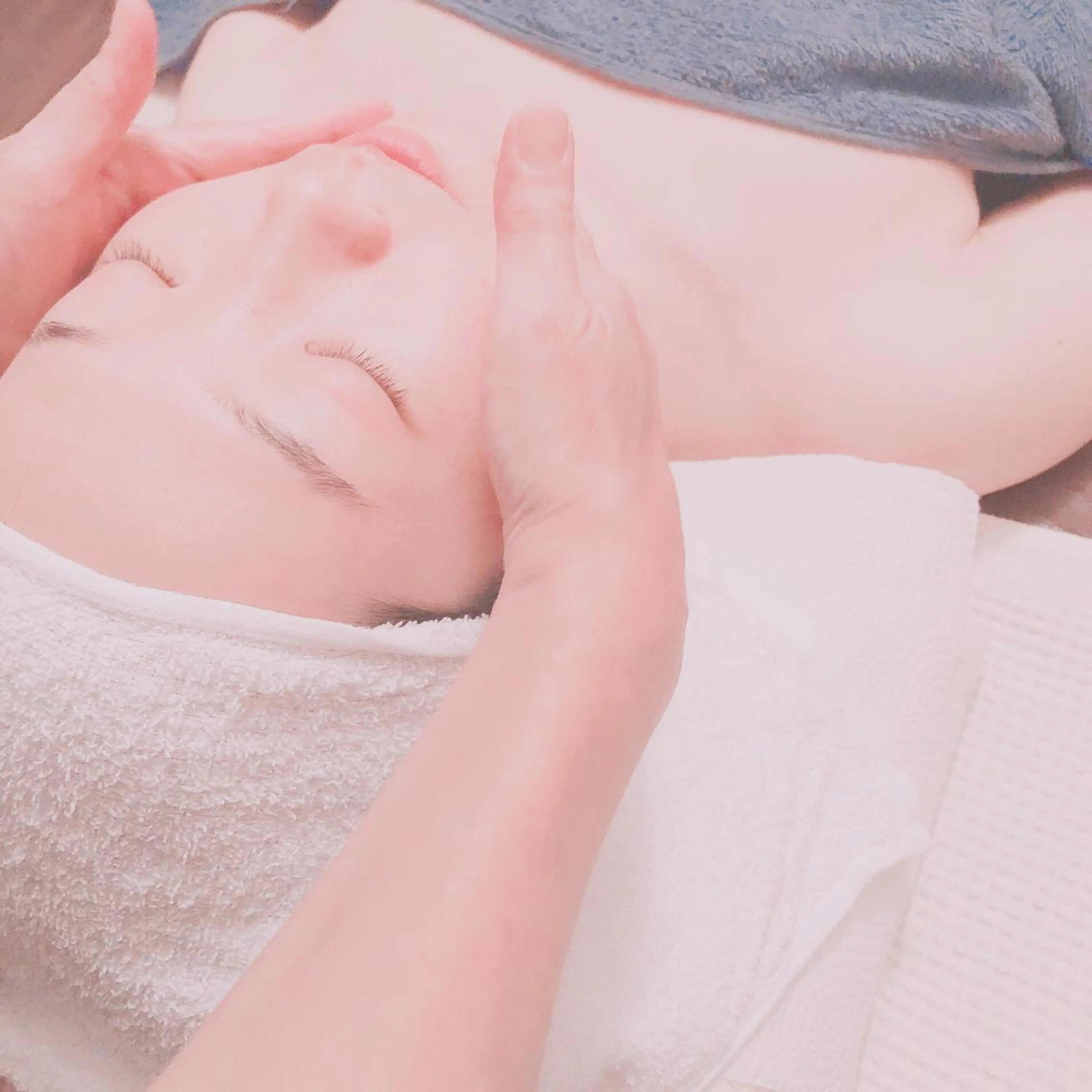 アロマフェイスケア30分（お顔のアロママッサージ、美容鍼との組み合わせで更に効果UP！各コースとの組み合わせも可）の写真