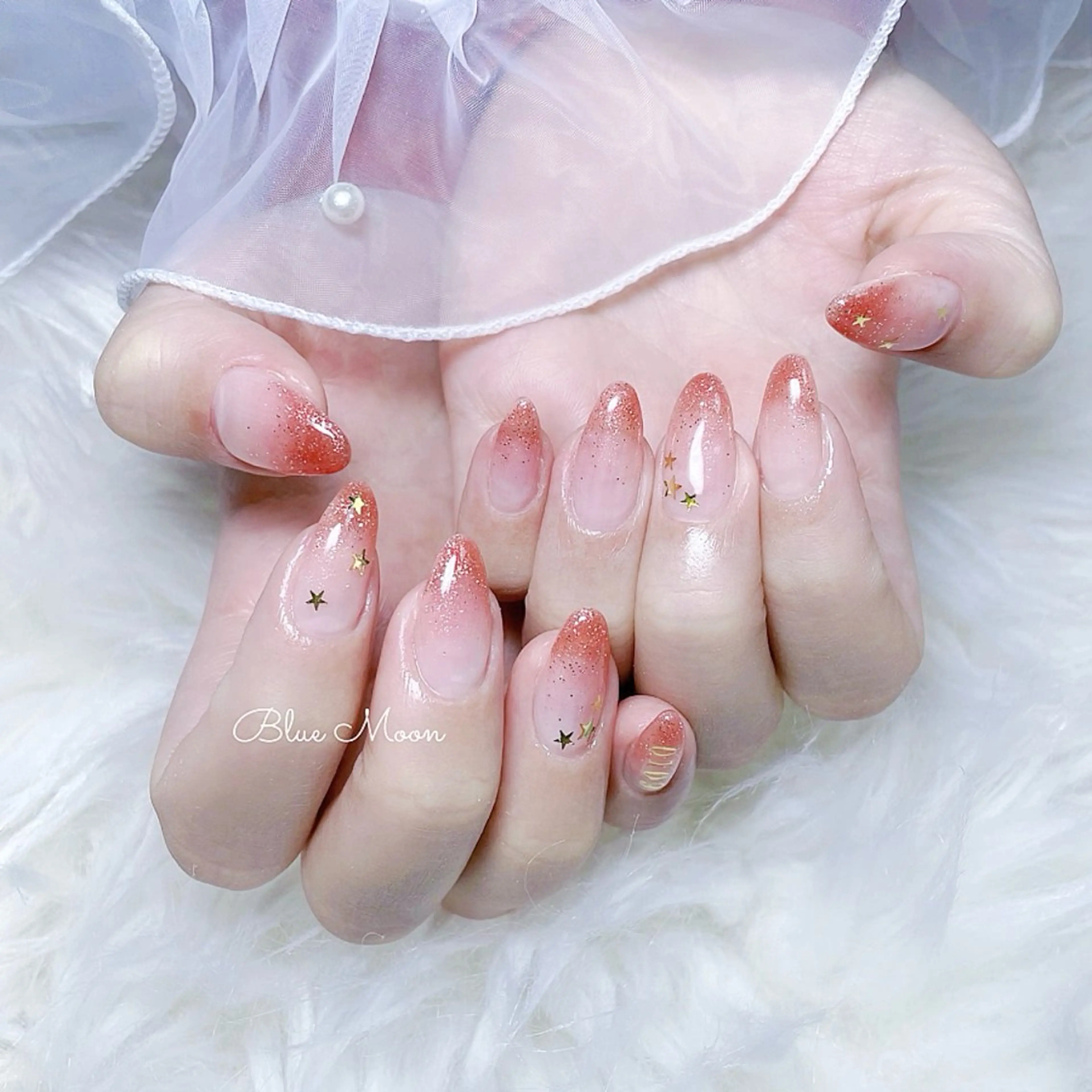 ネイル ホログラムネイル ハンドネイル ハンドケア nail salon Blue Moonのネイルデザイン