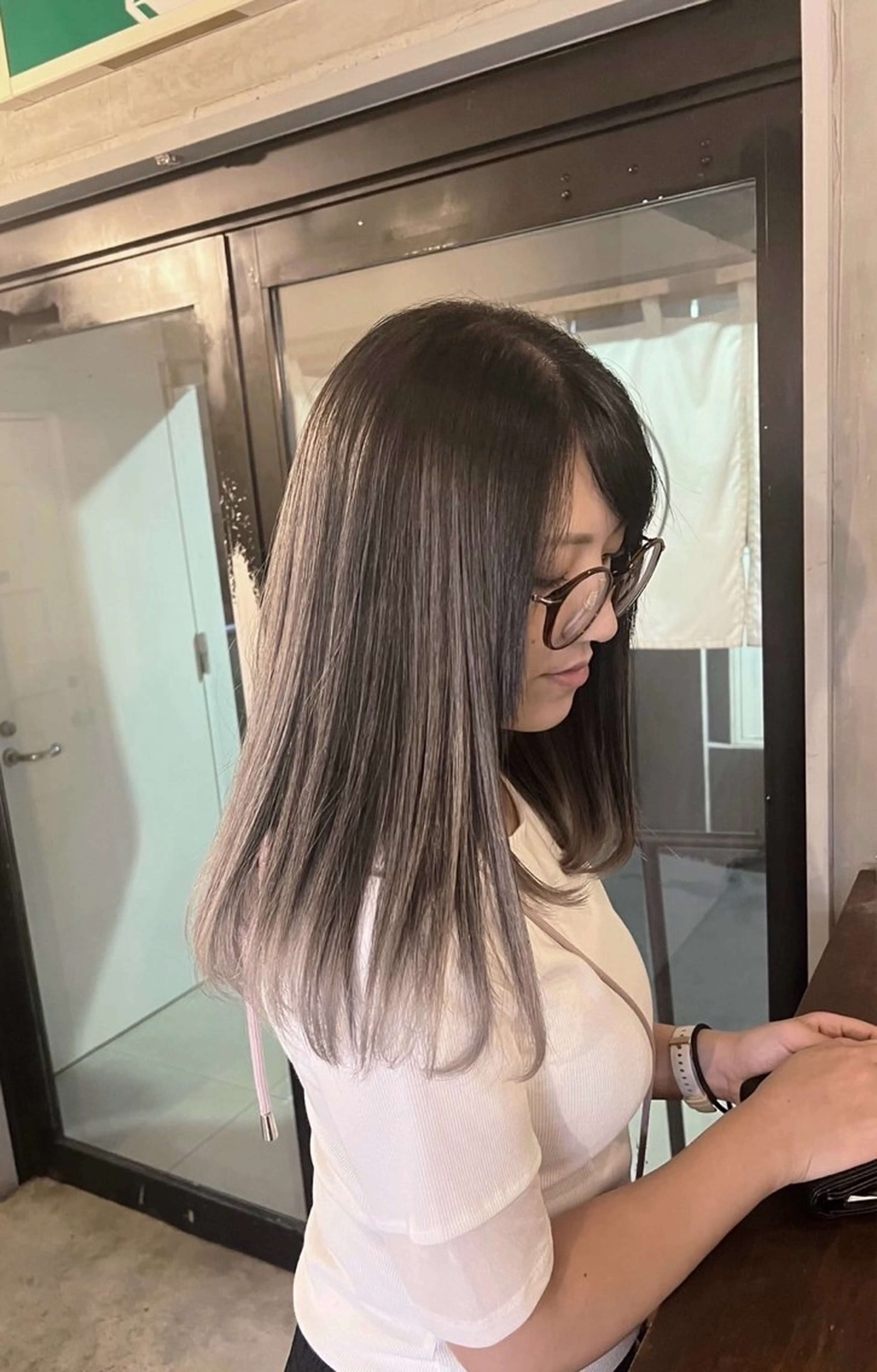 セミロング カラー バレイヤージュ レイヤーカット ヘアカラー トリートメント ROBIN所属・指名数No.1 /NAOYAのヘアスタイル