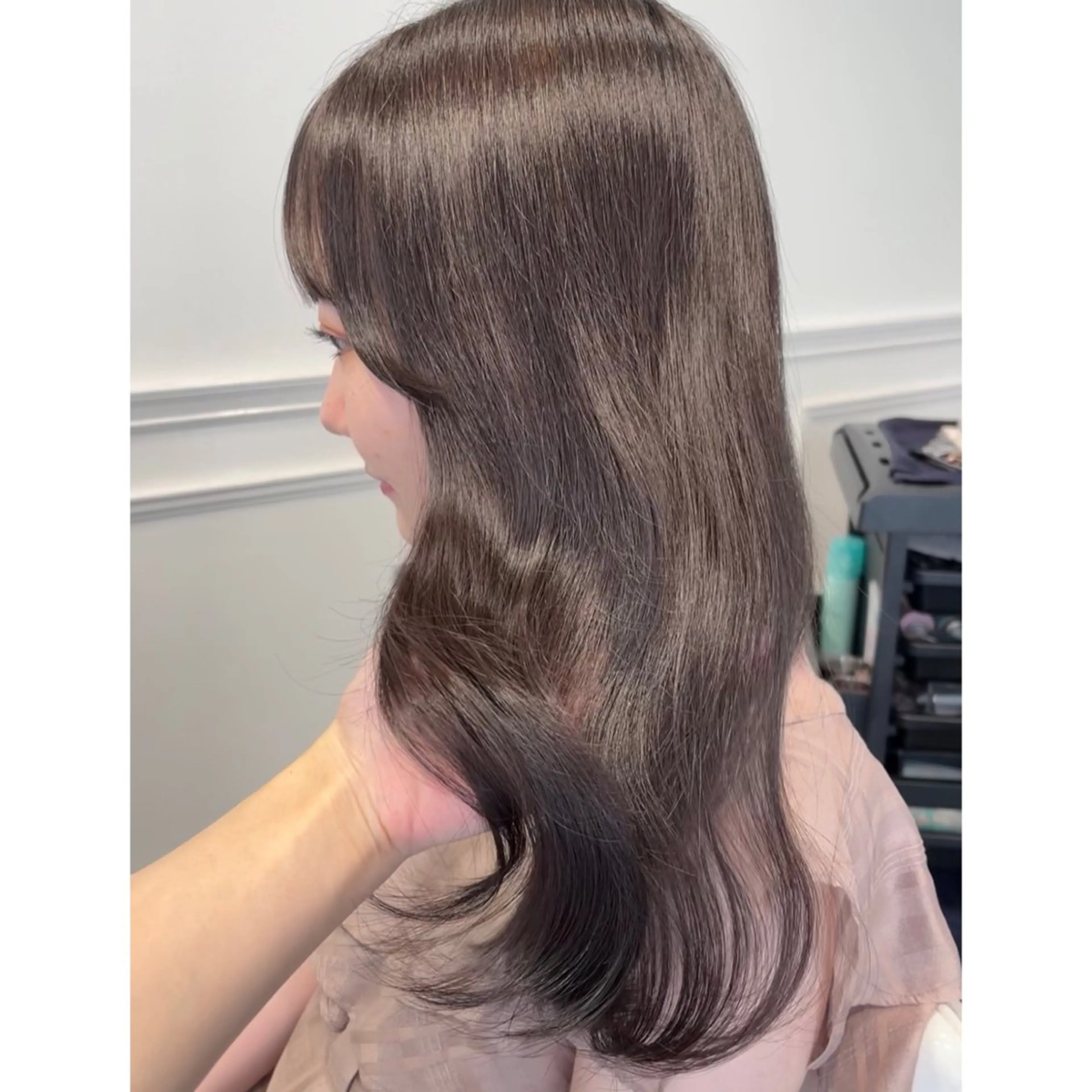 セミロング カラー ブリーチ ヘアカラー LOTTA CUCCI所属・miyu /トレンド カラー×艶髪のヘアスタイル