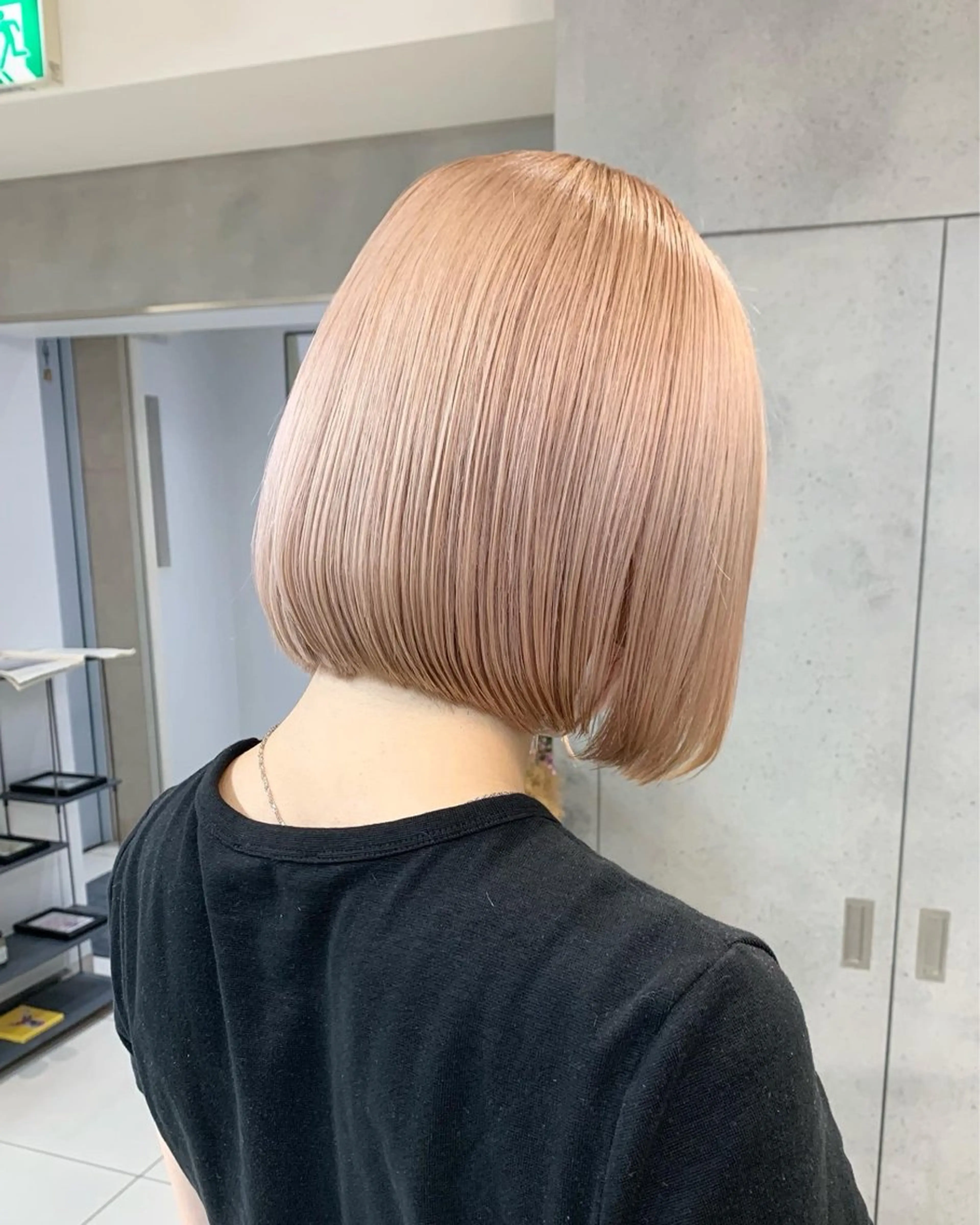 ショート カラー ブリーチ ケアブリーチ ボブ raika .のヘアスタイル