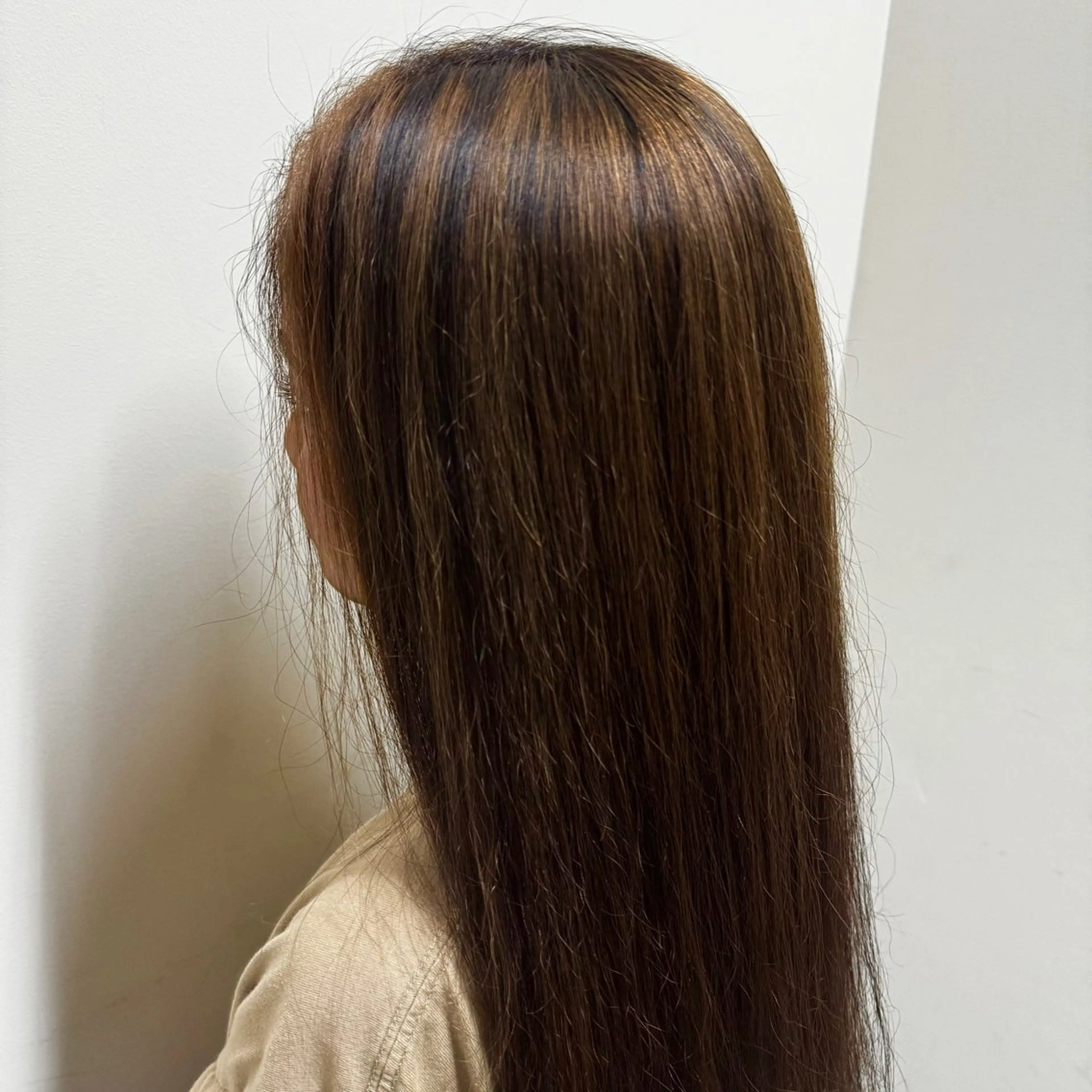 カット+デザインハイライトカラー（トリートメント付き）の写真