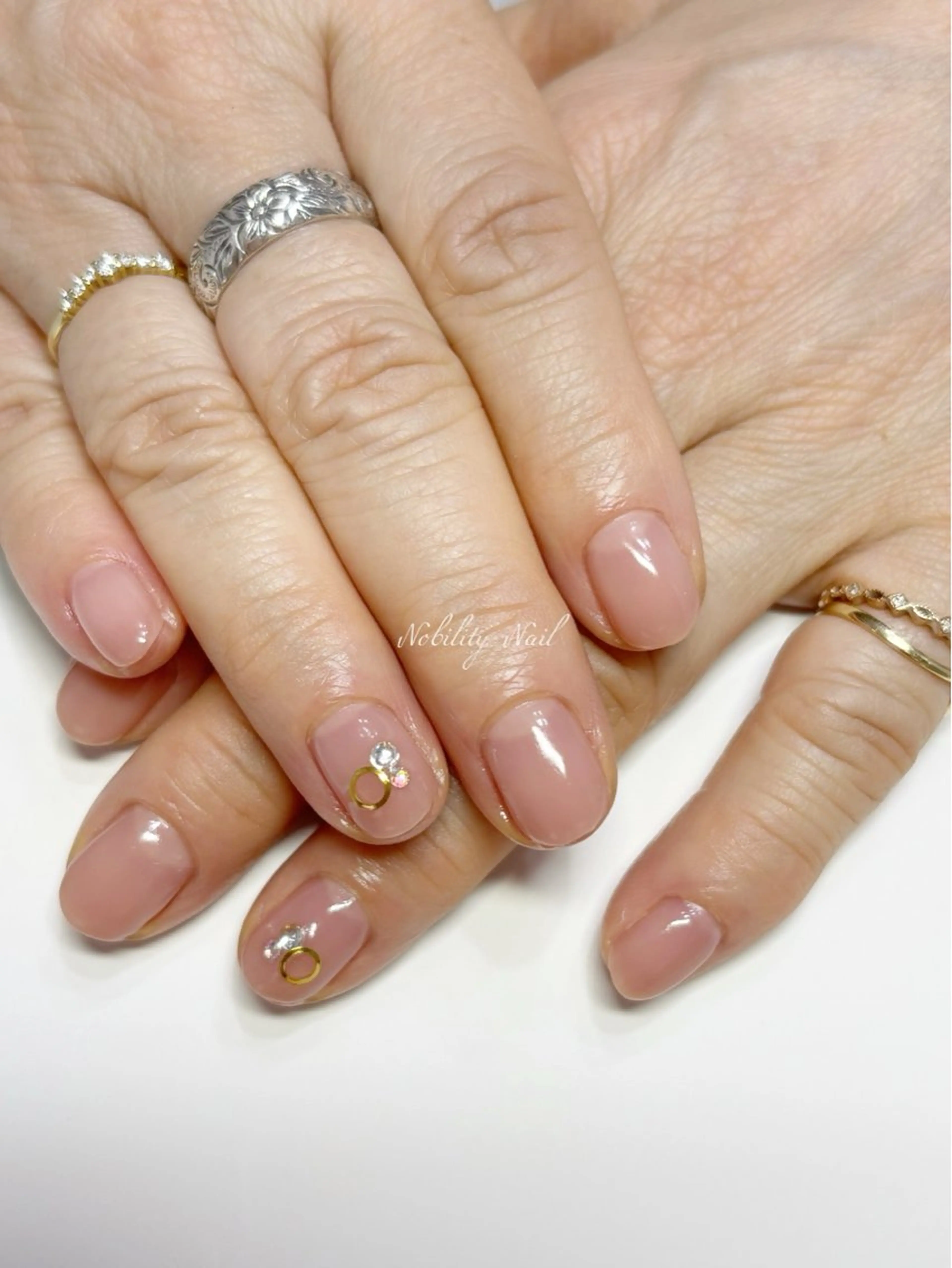 ネイル アートネイル ストーンネイル ネイルサロンNobilityNail所属・風口 麻由子のネイルデザイン