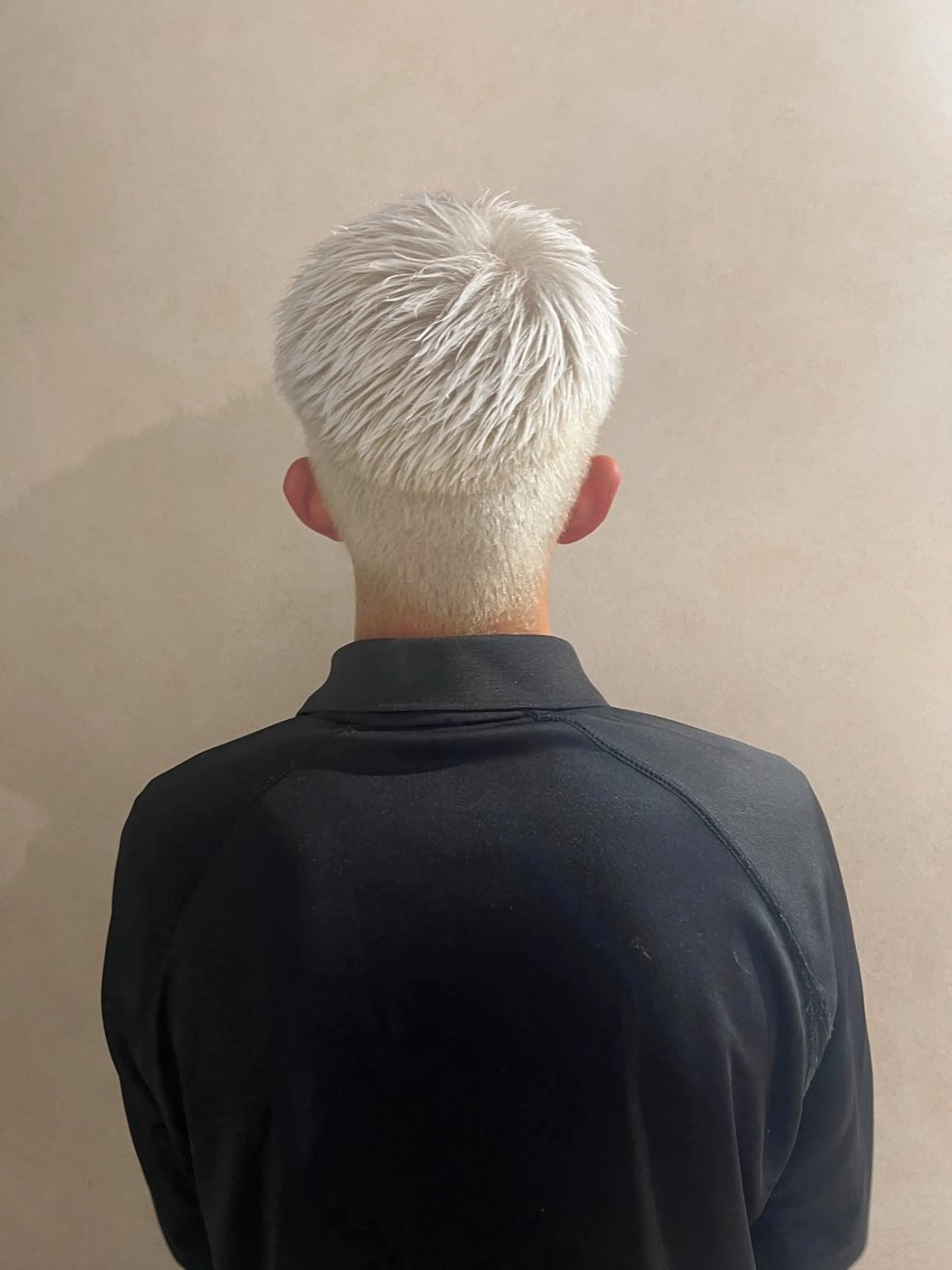 メンズ ヘアカラー ハイトーン/ピンク カラー/めい🎀のヘアスタイル