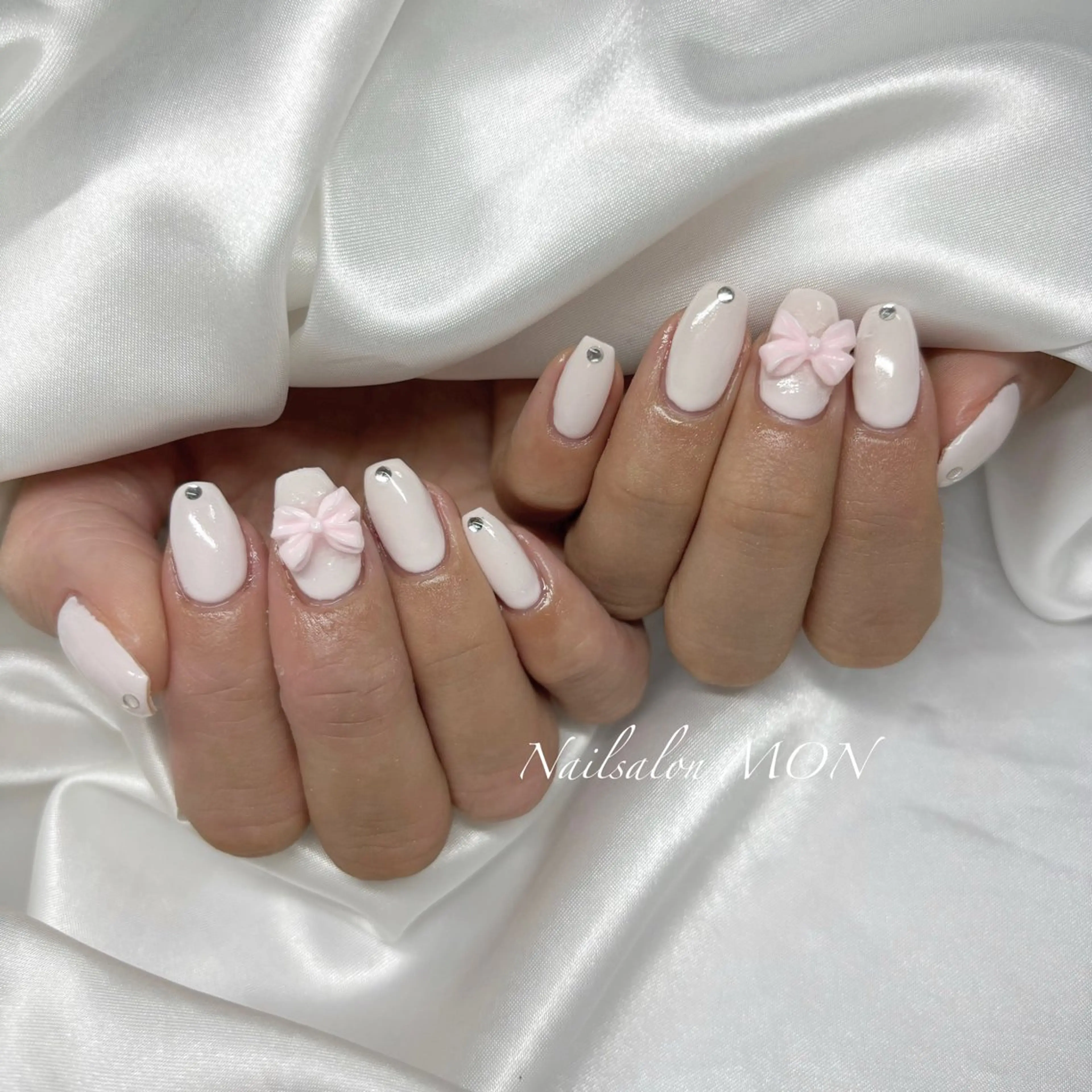 ネイル ストーンネイル ハンドネイル Nailsalon MONのネイルデザイン