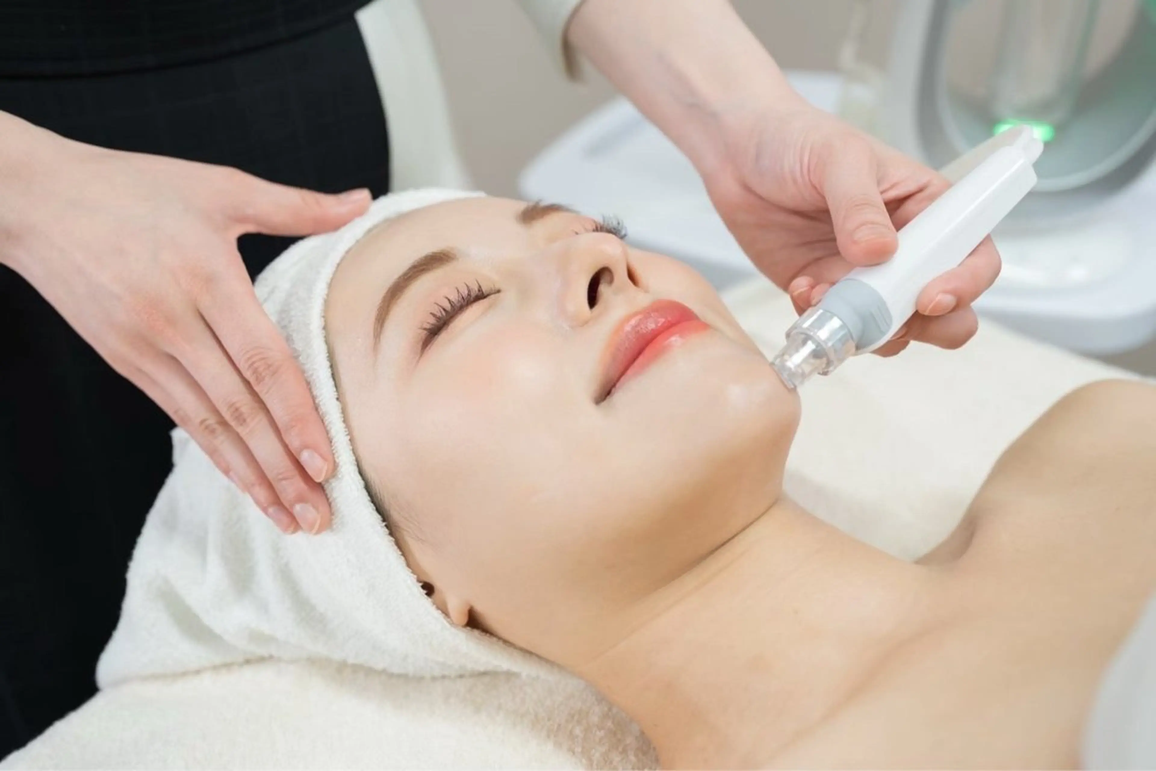 ハイドラフェイシャル/化粧水パック付きの写真