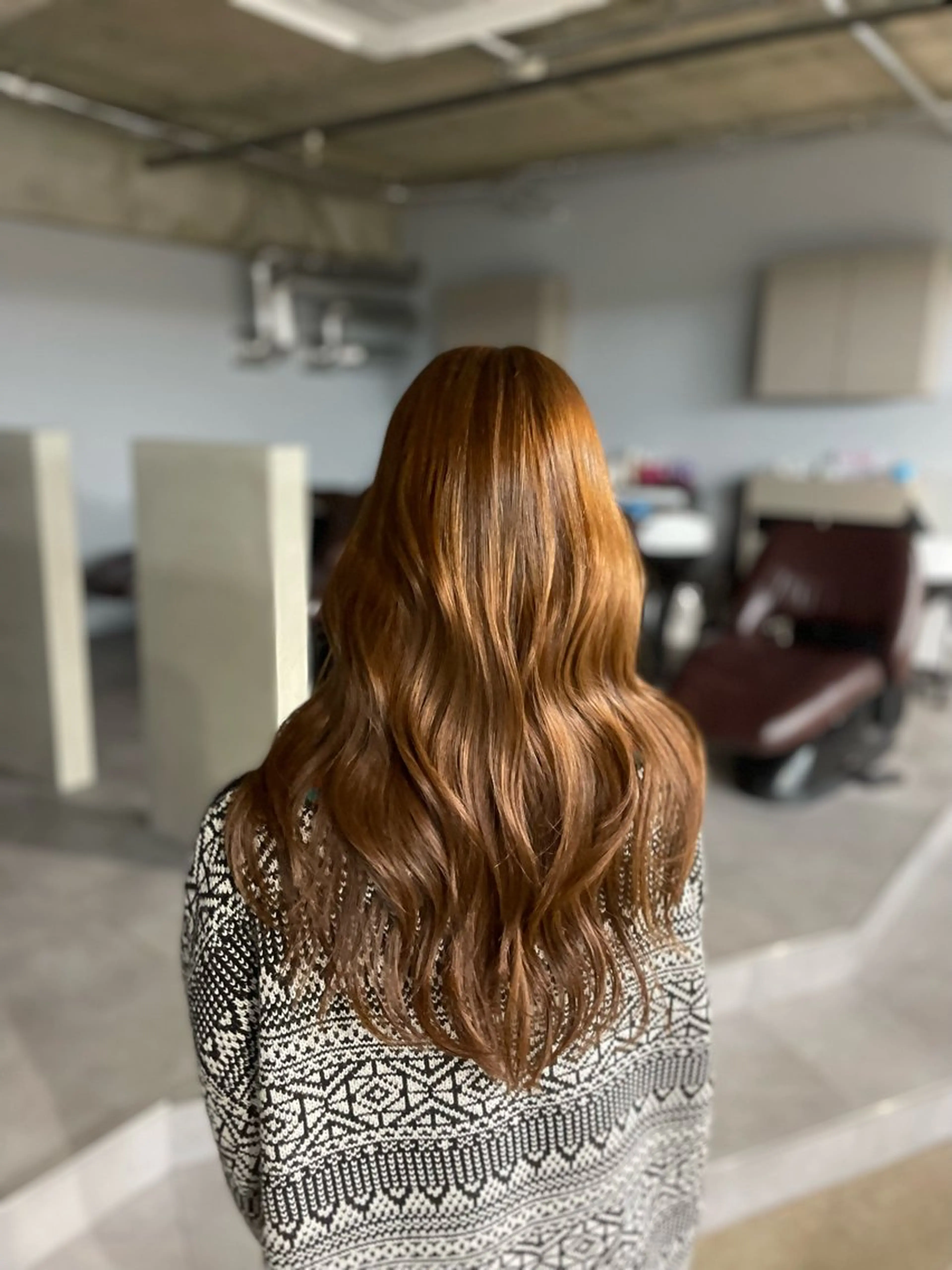 ✨平日19時30分以後限定メニュー✨　　　　　　　　　　　　　　　　うる艶水素ワンカラー🩵+集中ケアトリートメント💛の写真