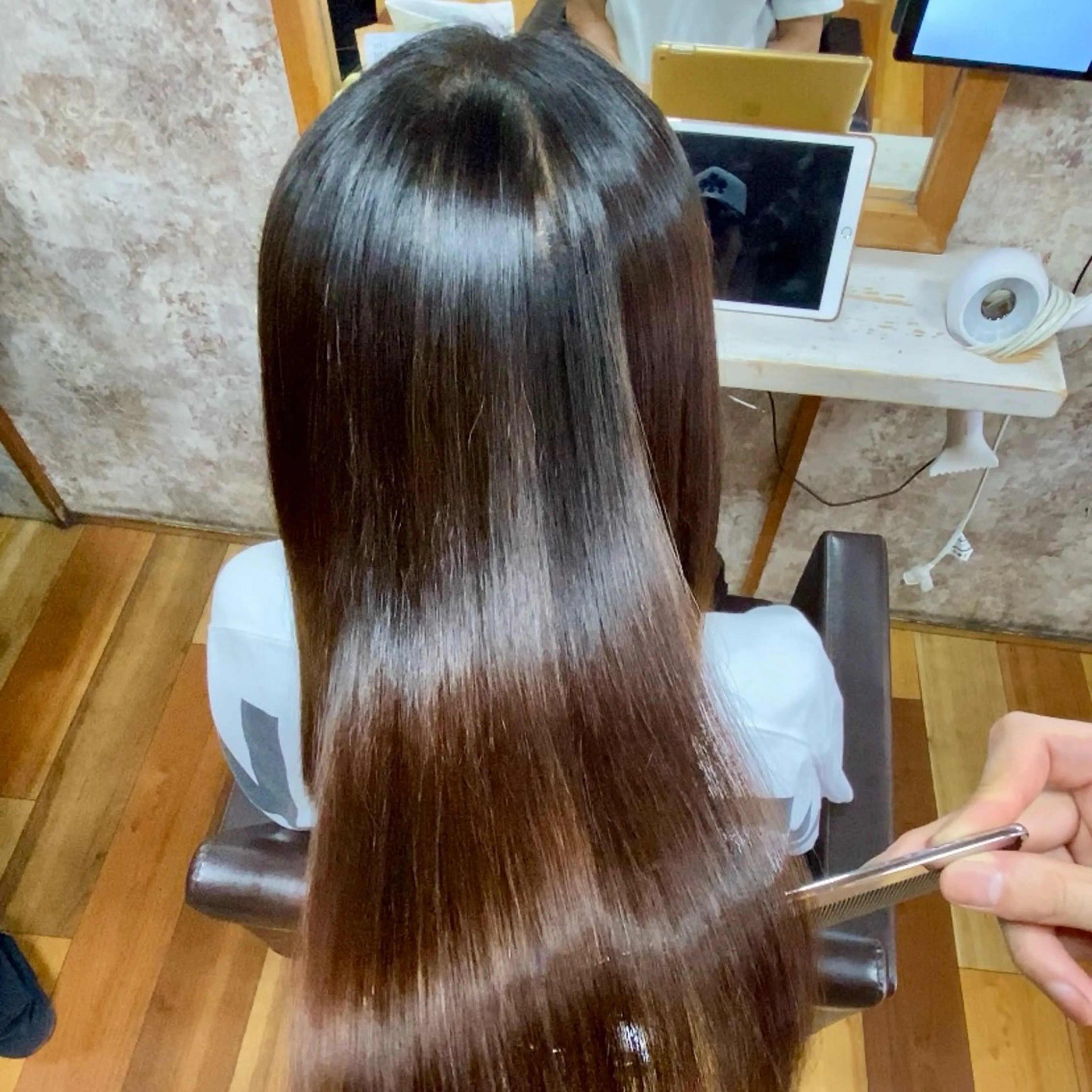 ロング YELLOW CORN 金沢文庫所属・【金沢文庫4分】髪質 改善/縮毛矯正アラタのヘアスタイル