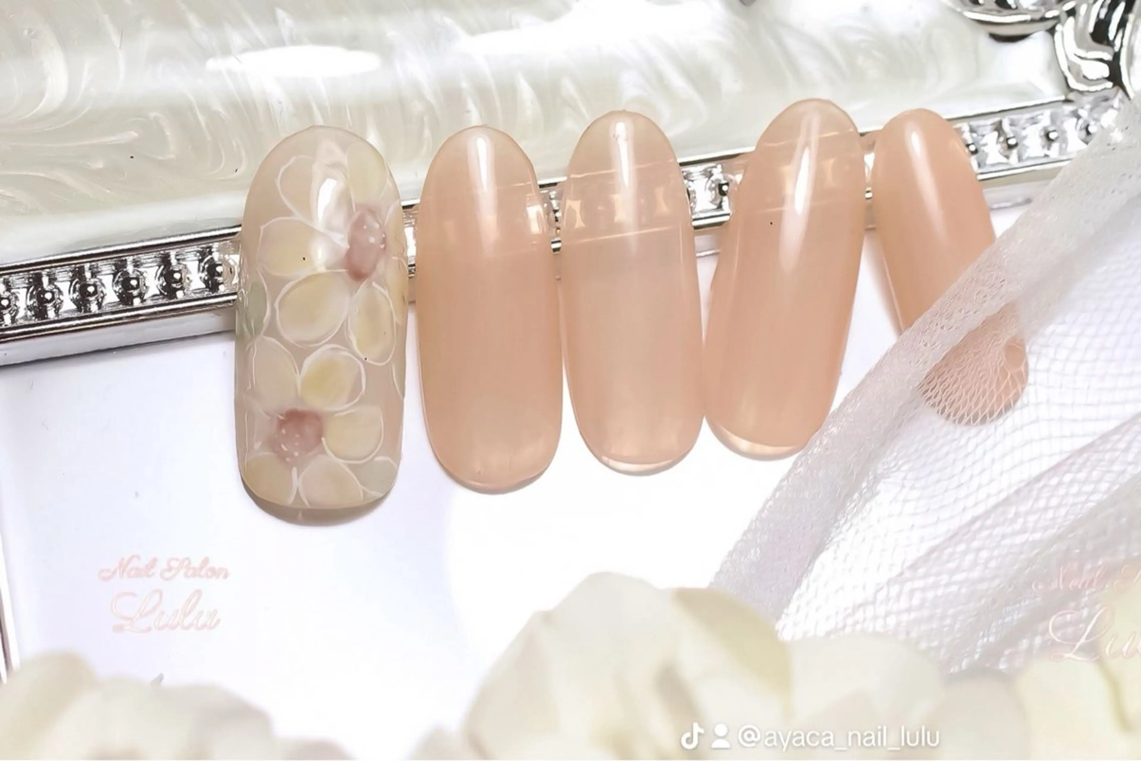 ネイル ハンドネイル Lulu nail salon 南堀江店所属・西村 あやかのネイルデザイン