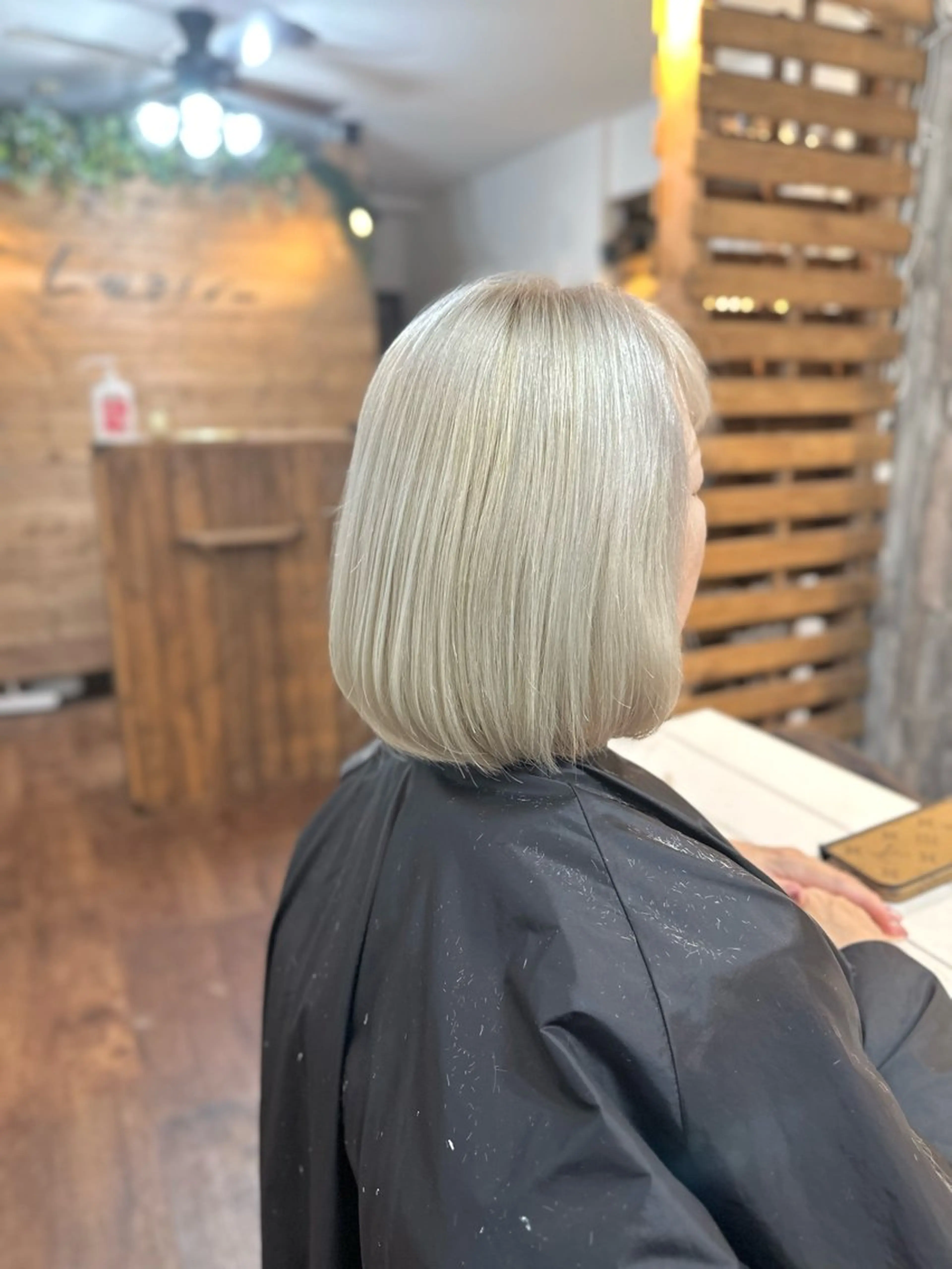 ショート カラー ブリーチ ブロンド カット ヘアカラー トリートメント Lizir  ルズィール所属・Luzir⭐︎ GEN⭐︎のヘアスタイル