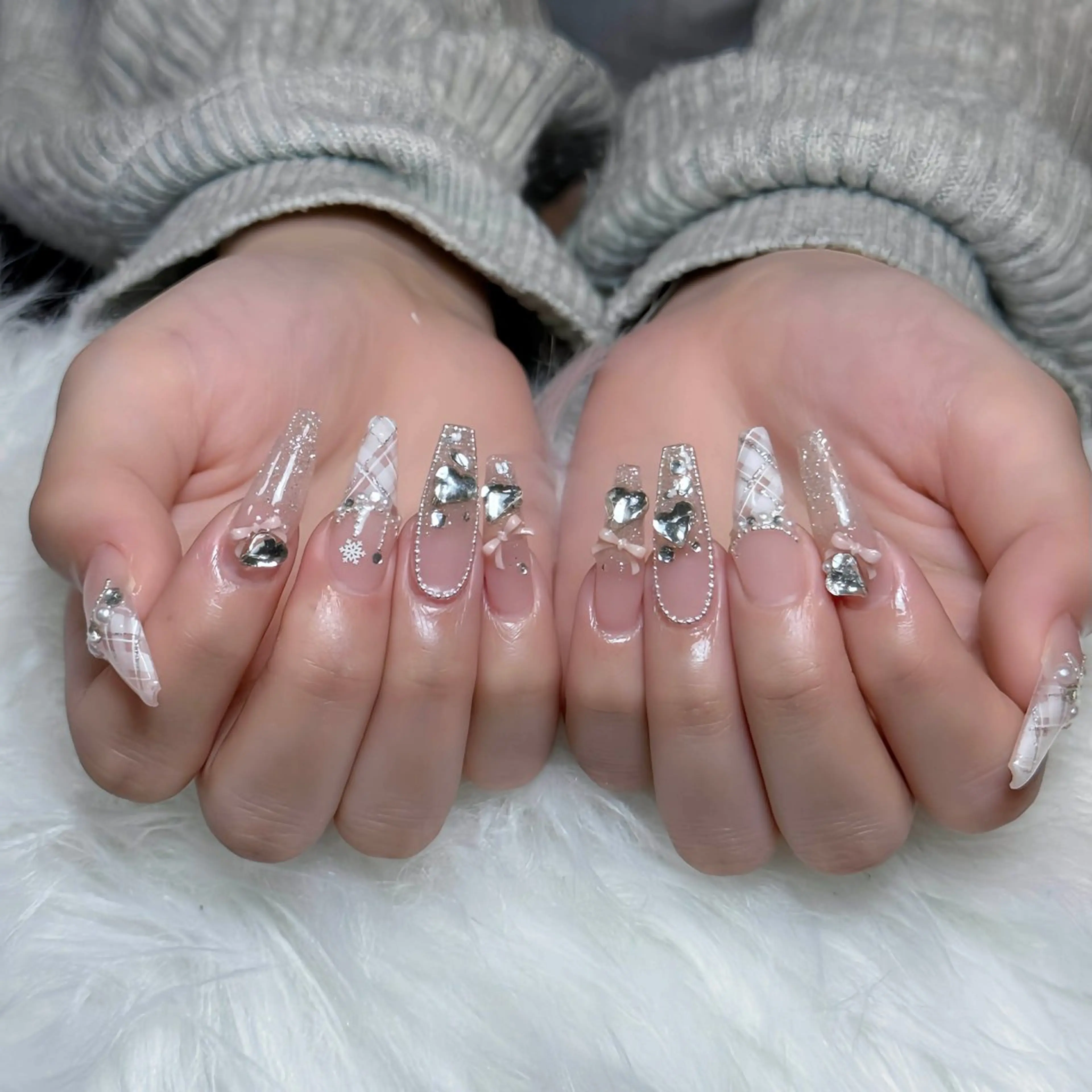 ネイル オーロラネイル ボルドー ブラウン 氷ネイル・うるうるネイル キラキラネイル ハンドネイル Julli NailStudioのネイルデザイン