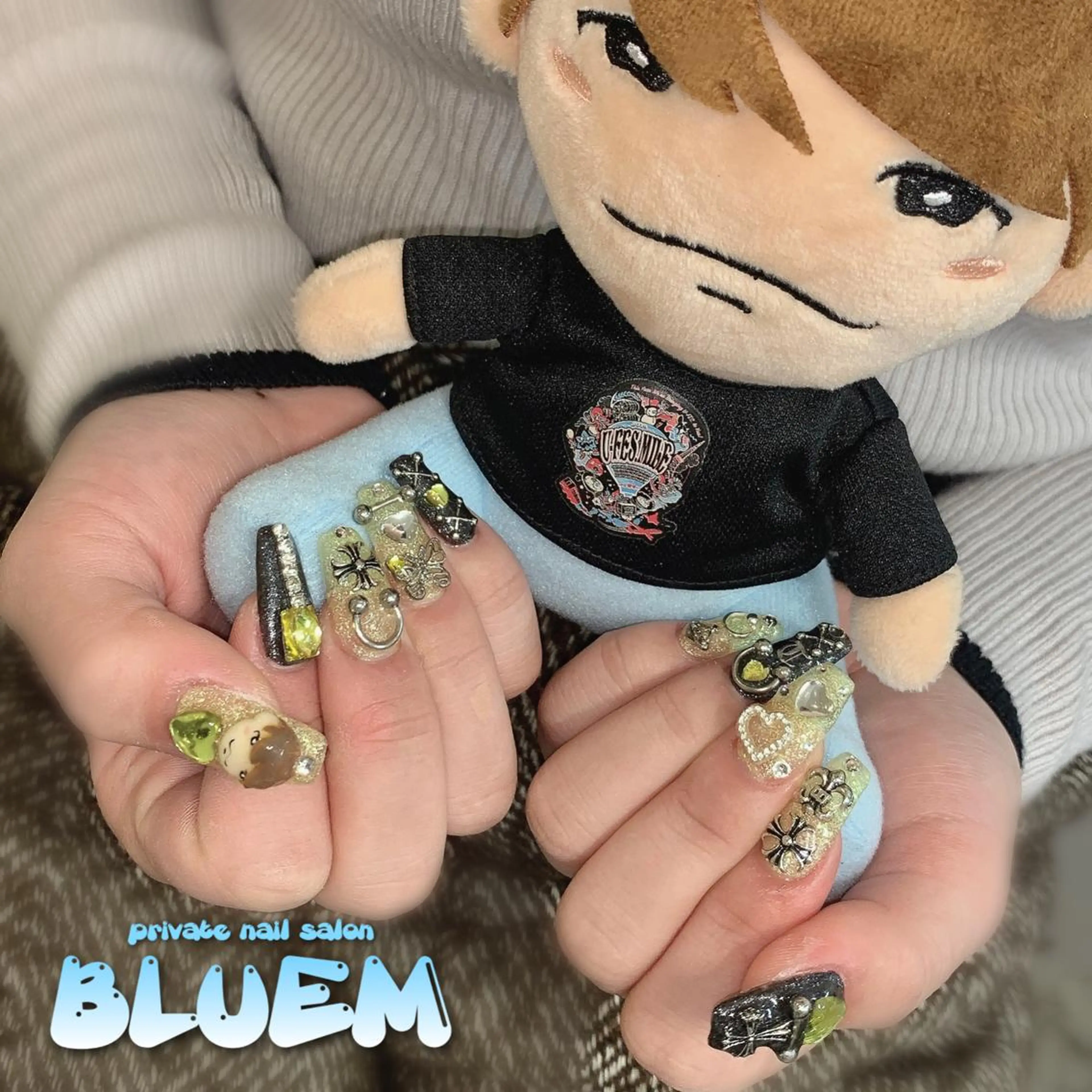 ネイル ハンドネイル BLUEM なな🐶のネイルデザイン