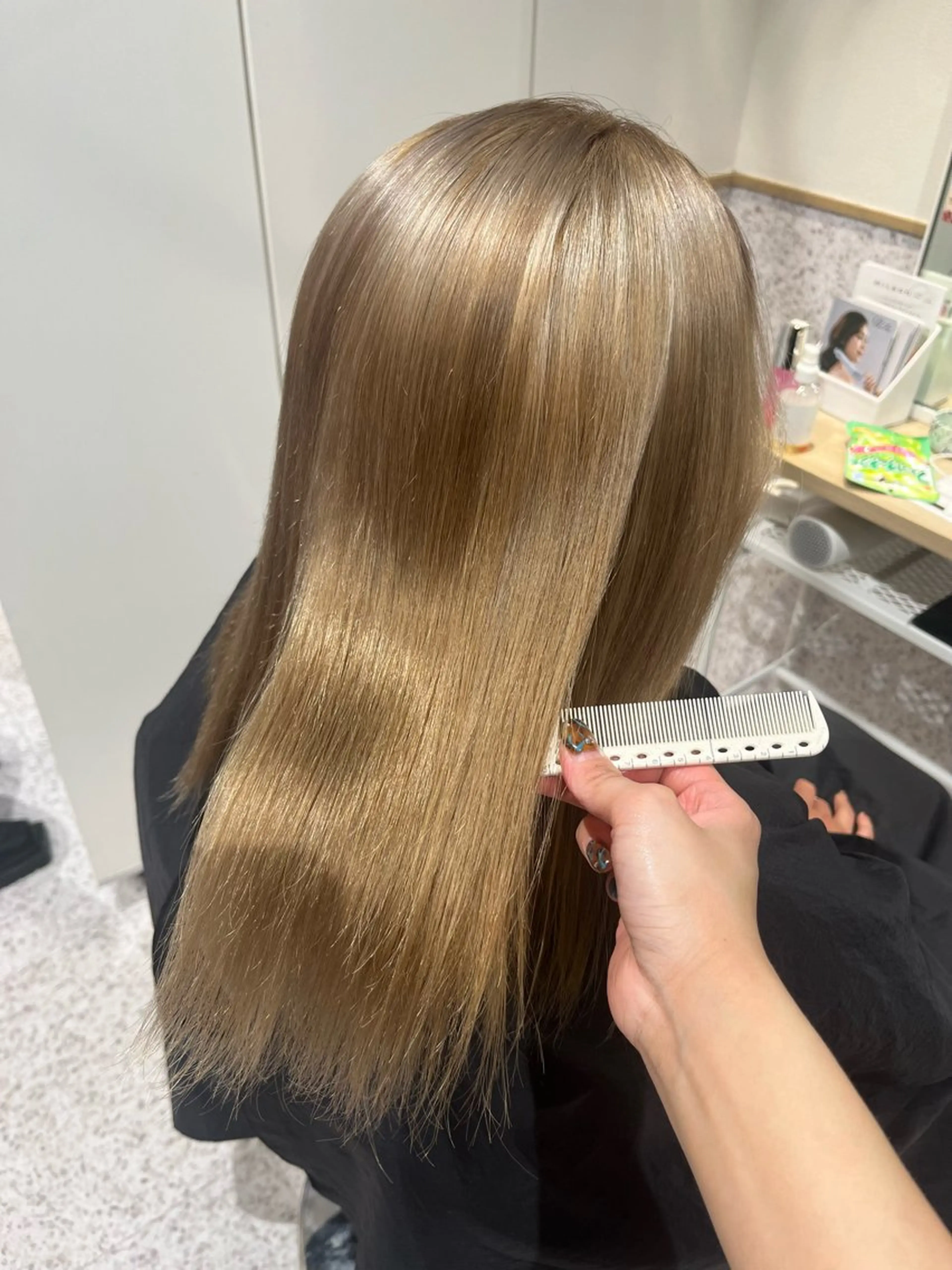 セミロング カラー セミロングパーマ ダブルカラー イヤリングカラー ハイライトカラー ハイトーンカラー ヘアカラー 髪質改善&艶カラー/ ほんだあみ (♡)のヘアスタイル