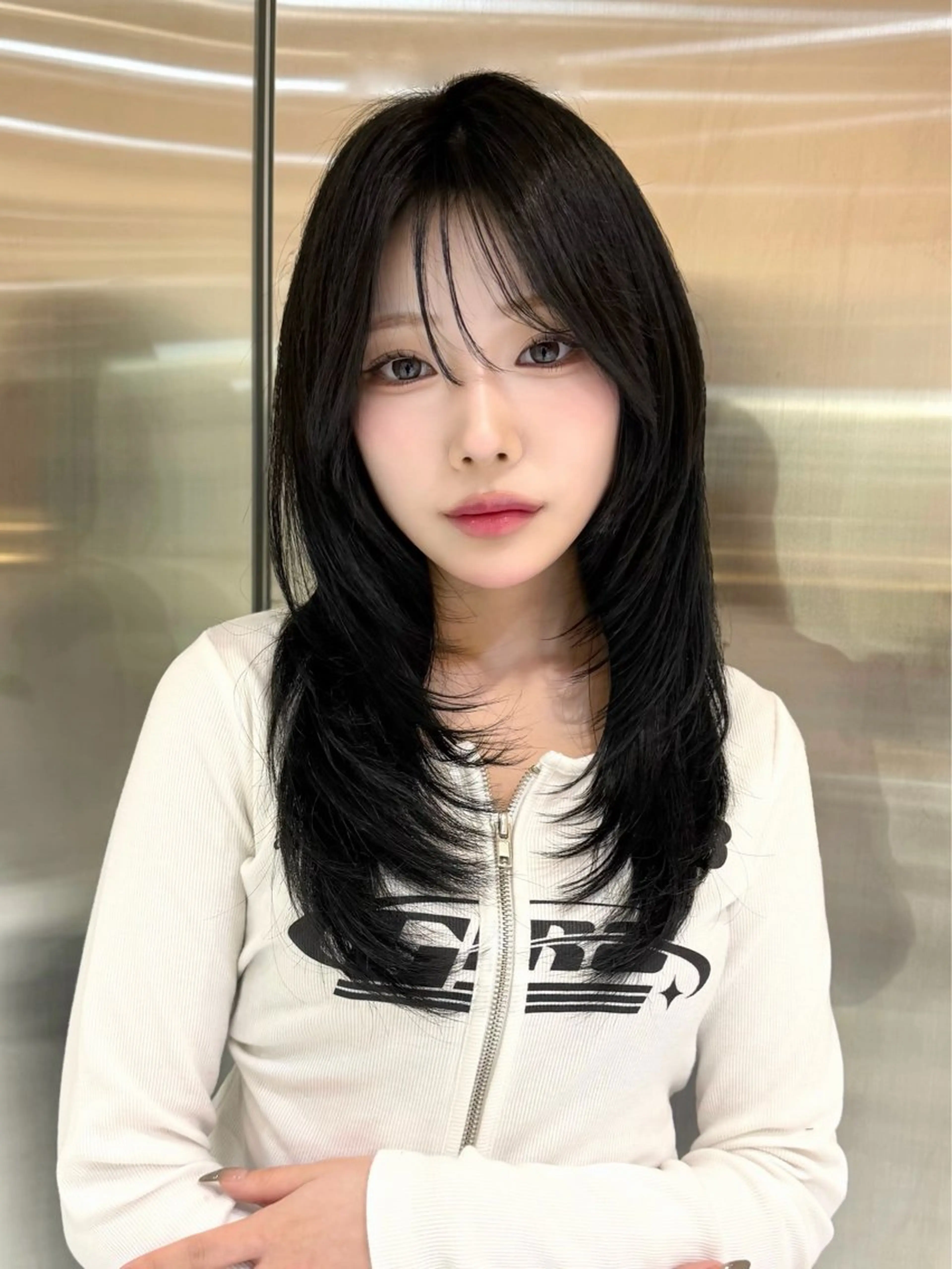 ミディアム カラー カット ヘアカラー Loom by Sea 新宿所属・Kaede/ブリーチ なし/レイヤー🤍のヘアスタイル