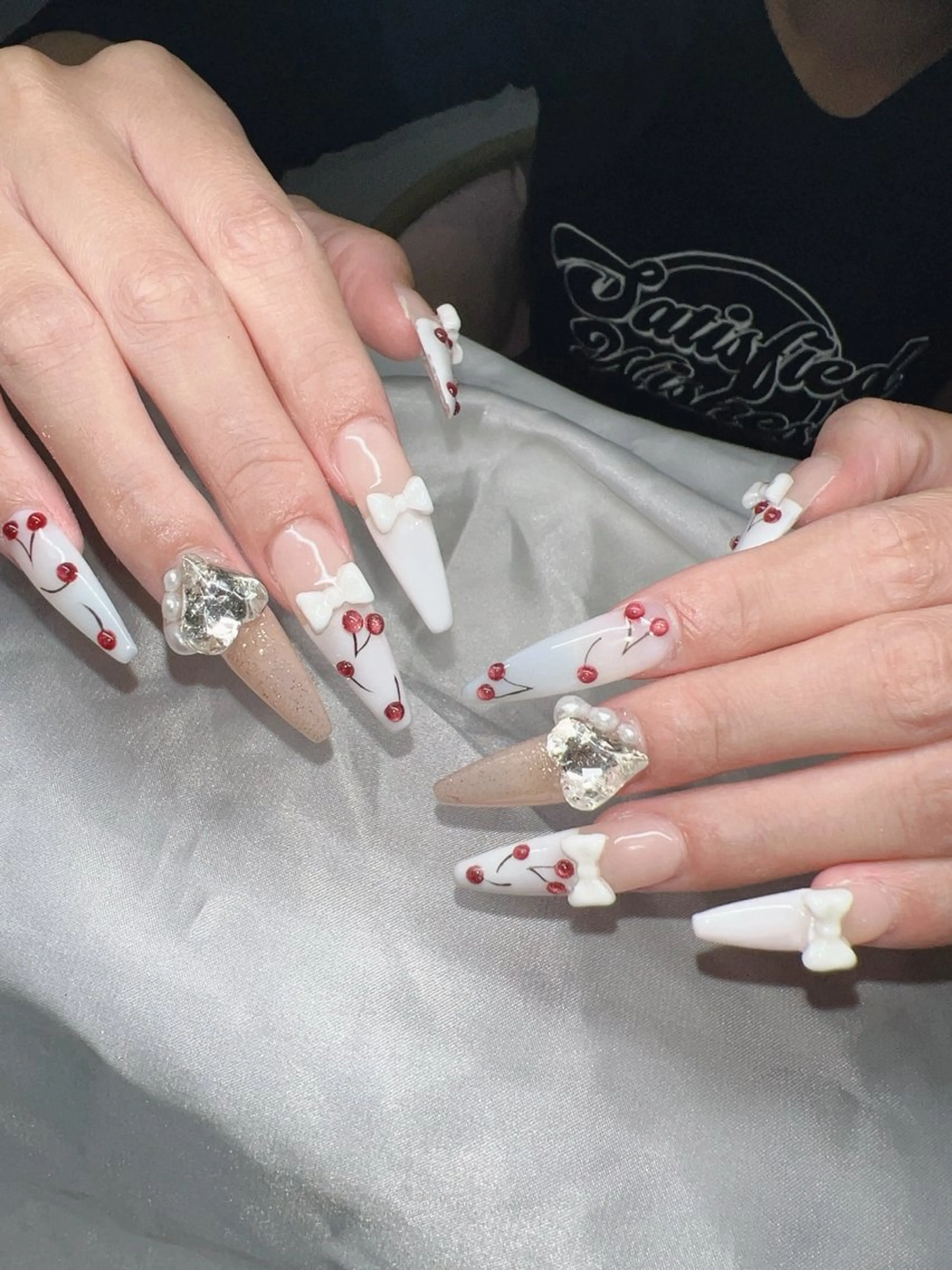 ネイル 長さ出し グラデーション 卒業式 キラキラネイル マグネットネイル Lee Nailsのネイルデザイン