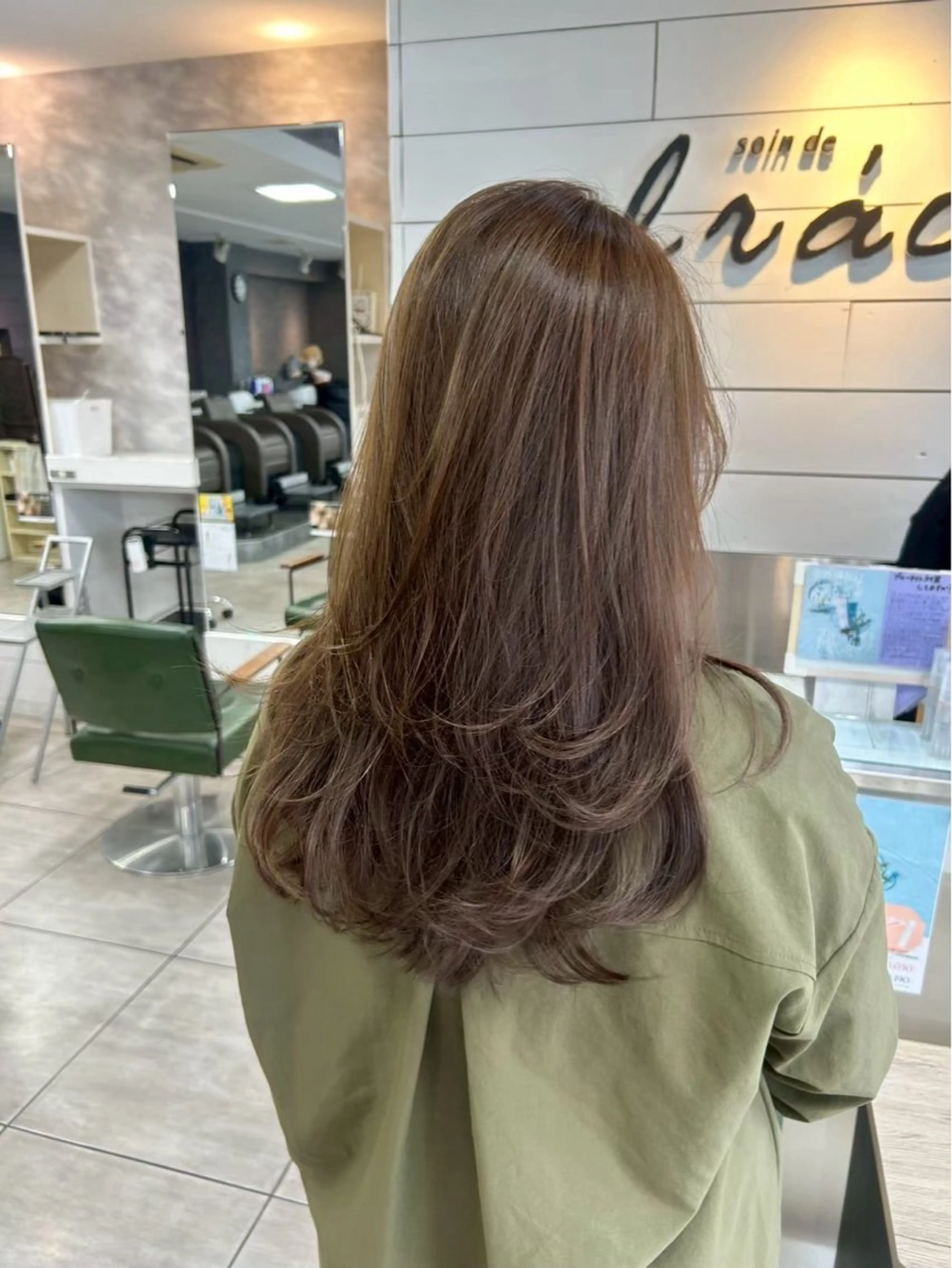 カラー ハイトーンカラー✨ 慶田玲和のヘアスタイル