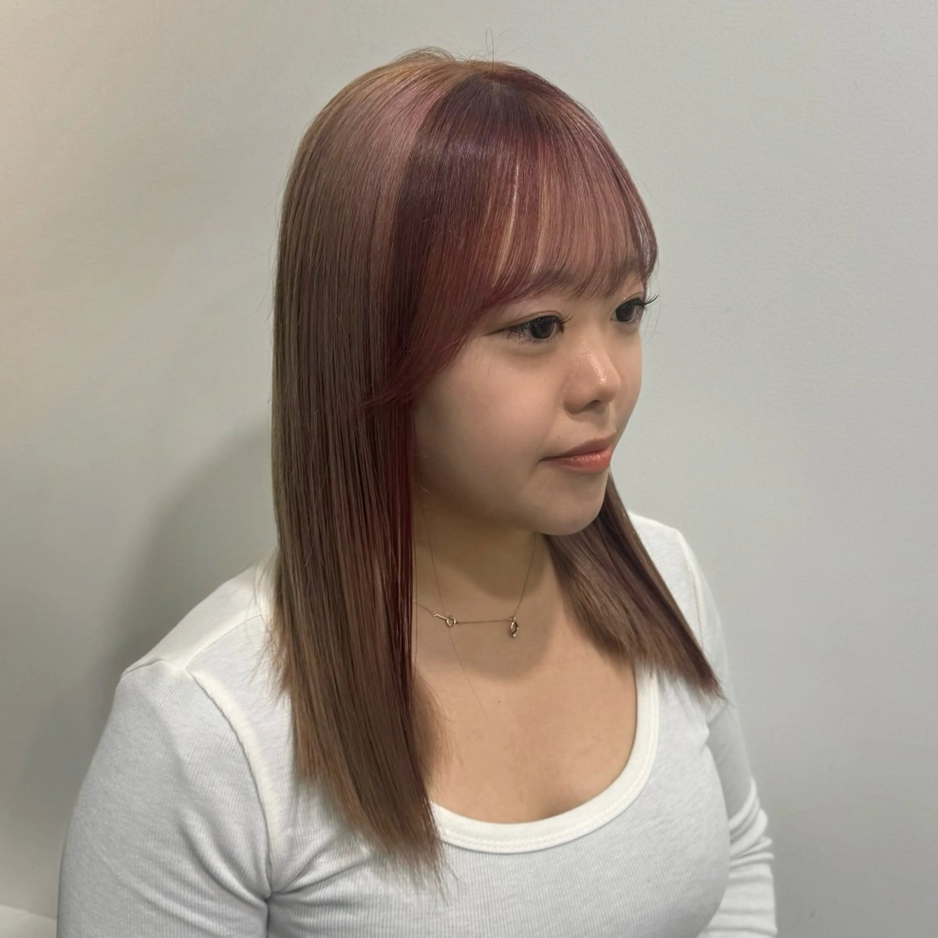 セミロング カラー ベージュカラー レッドカラー ヘアカラー トリートメント 🌼動き×透明感🩵 ハイトーン/ナナのヘアスタイル