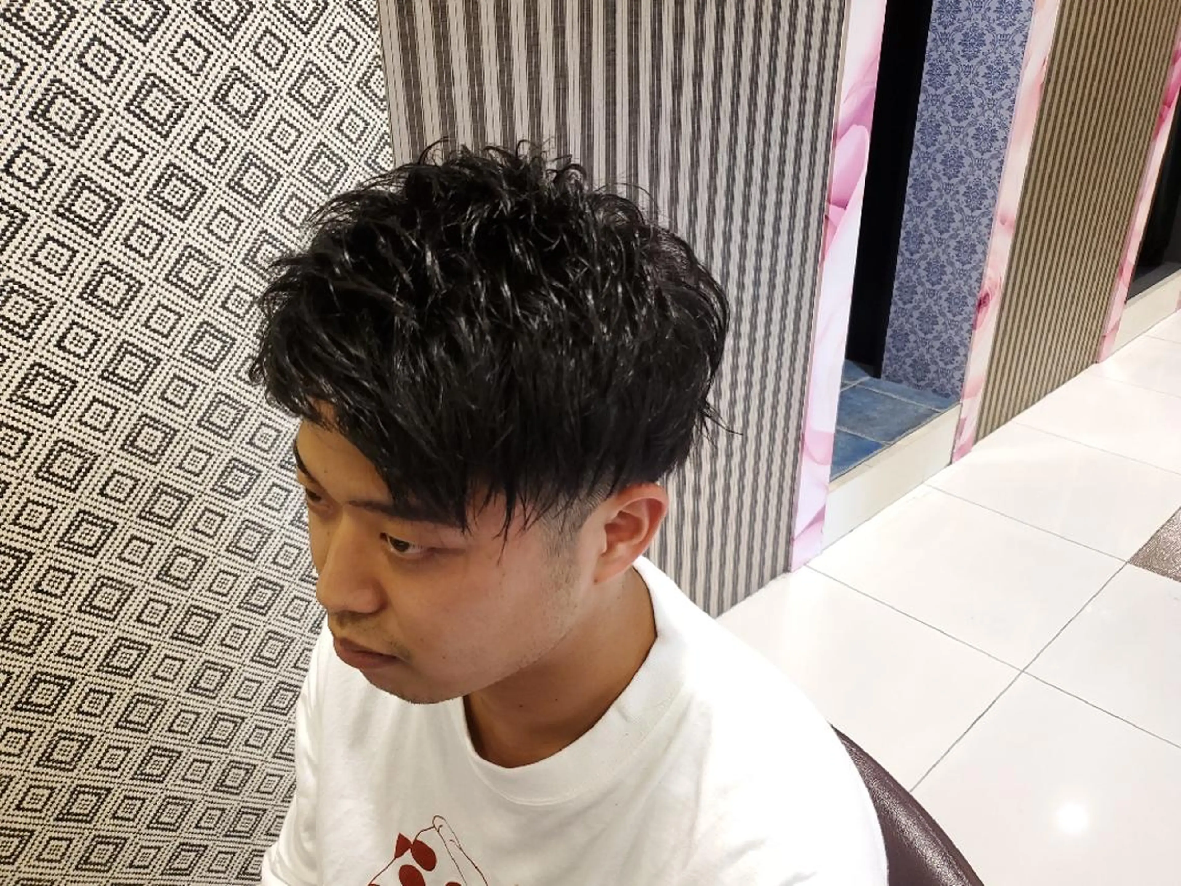 パーマ ショート メンズ サロウィン　神戸三宮店所属・三宮No.1ブリーチ 無しカラー/杉山太貴のヘアスタイル