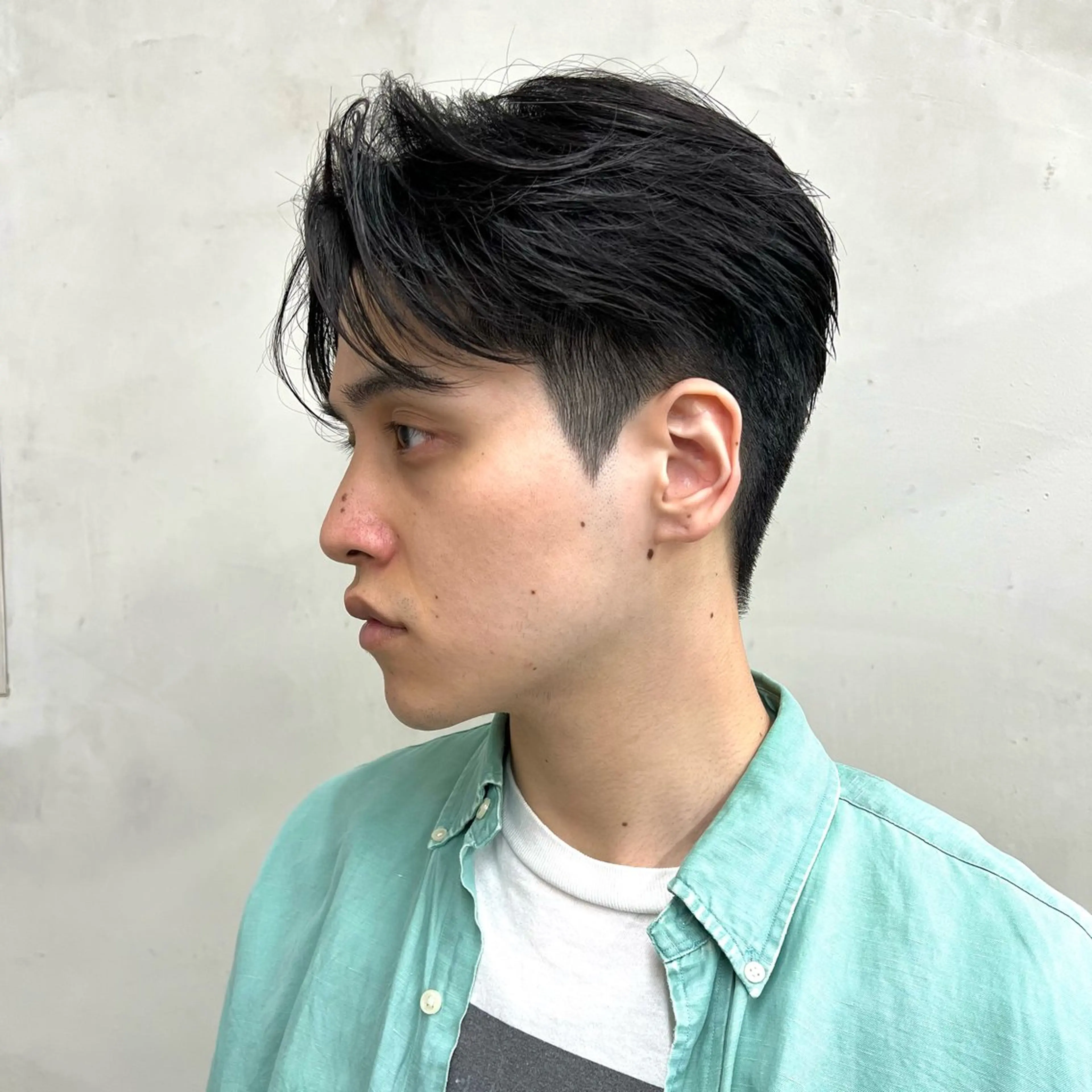 ショート メンズ センターパート /ニュアンスパーマのヘアスタイル