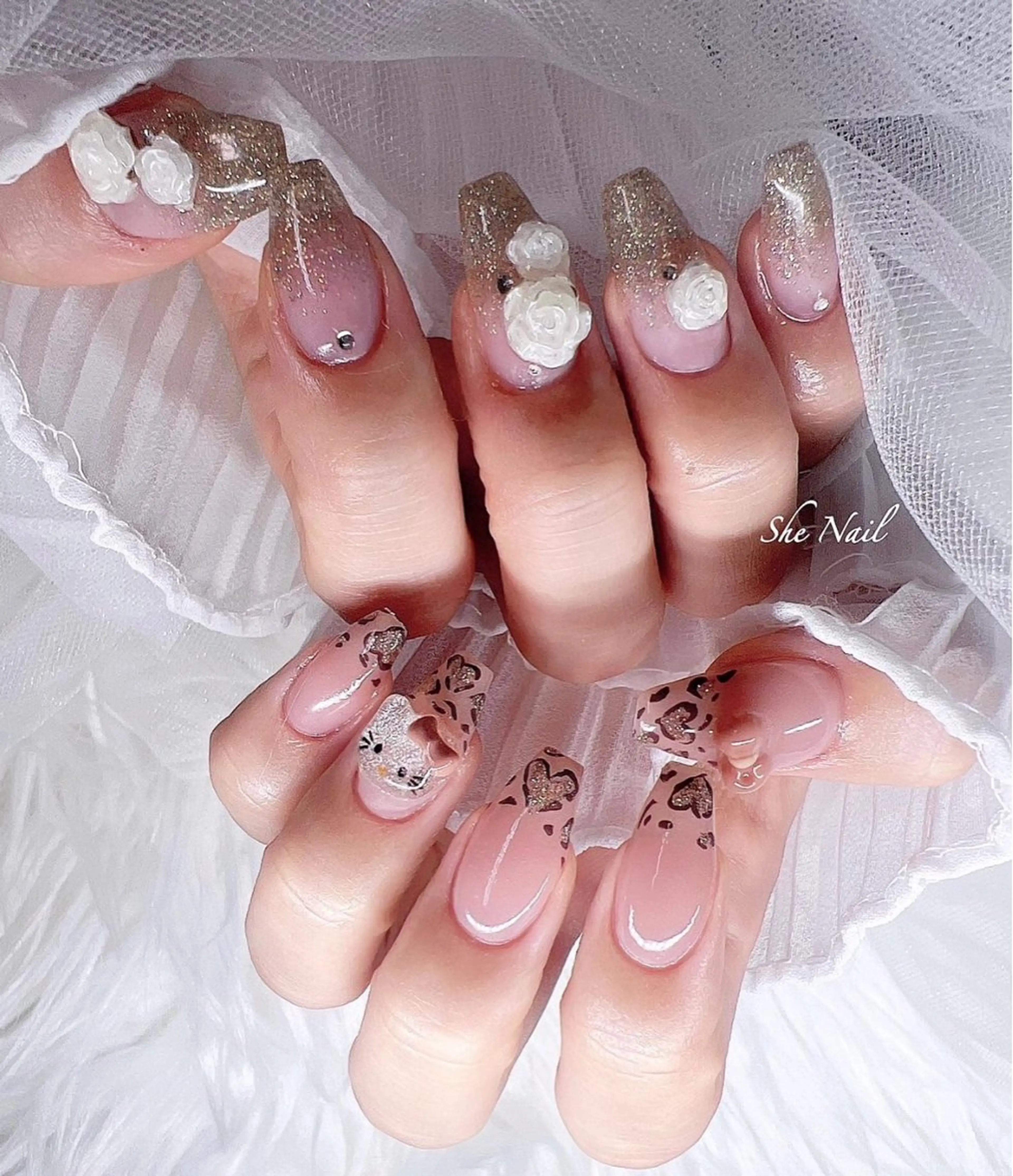 ネイル チークネイル 長さ出し マグネットネイル 持ち込み ワンカラーネイル ハンドネイル She_nail所属・ELSA_ Bellaのネイルデザイン