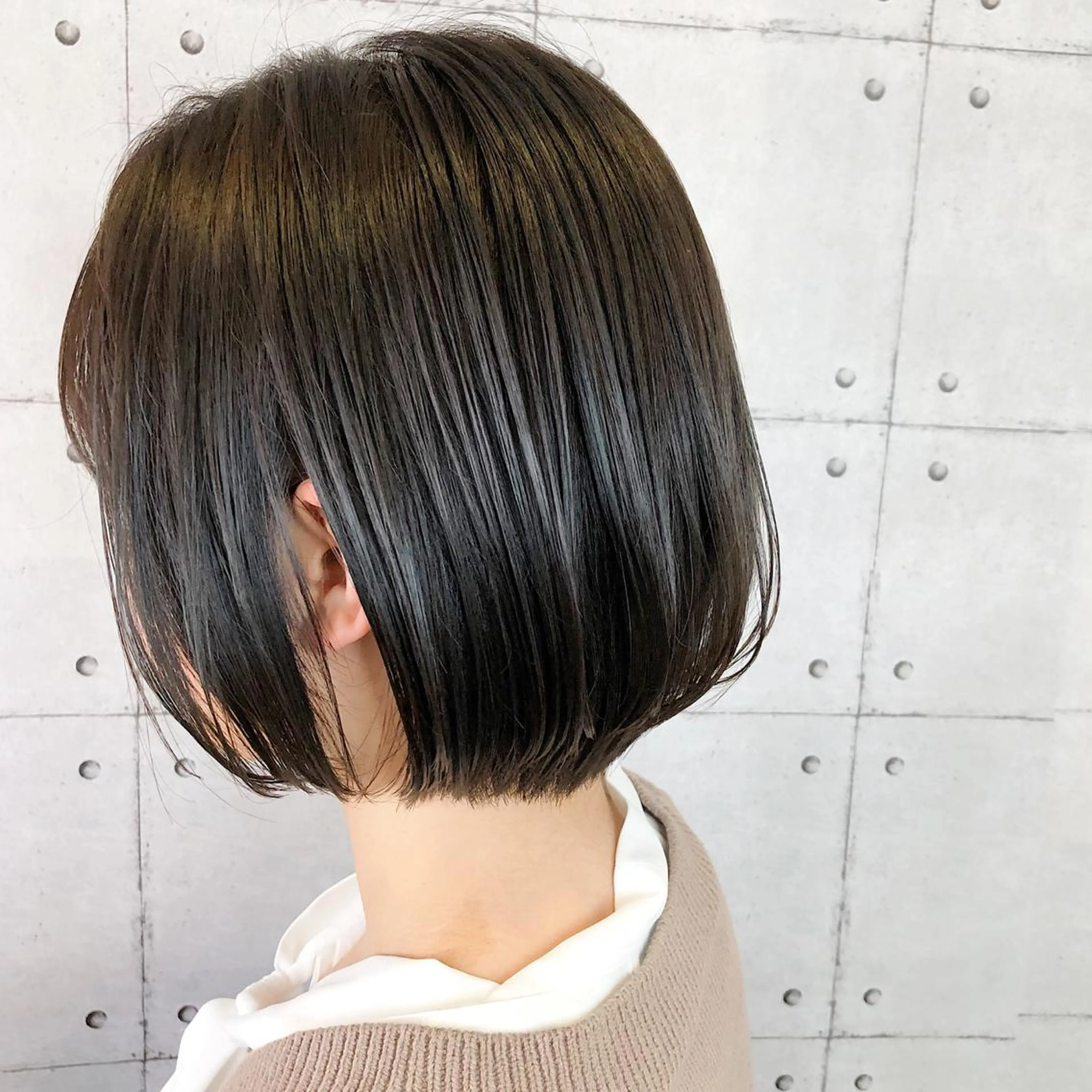 ショート カラー ハンサムショート アディクシーカラー バレイヤージュ ベージュカラー ブリーチ 美髪専門サロンby mile所属・美髪専門サロン kazuのヘアスタイル