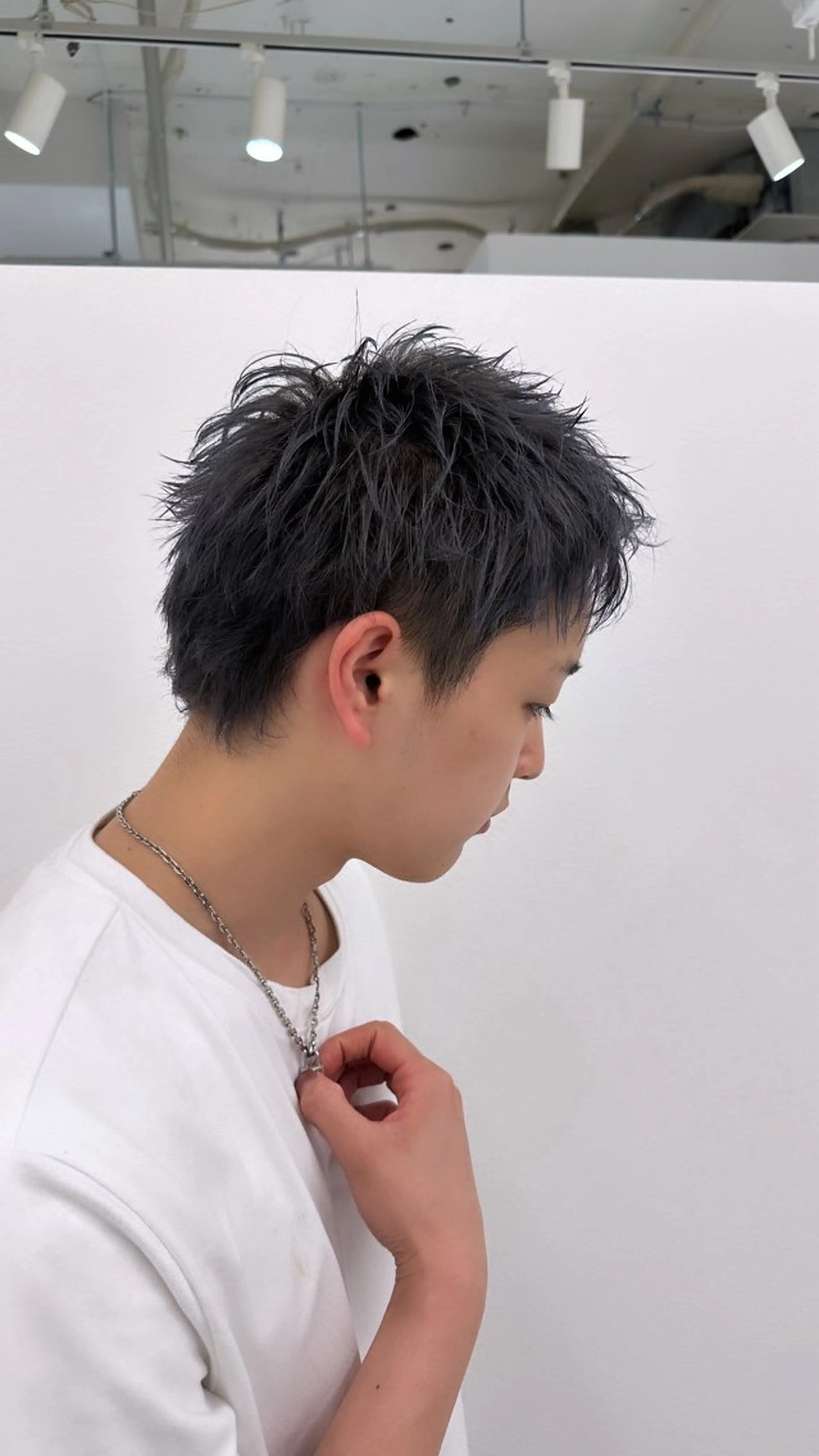 カラー AI TOKYO所属・岡部 琉斗のヘアスタイル