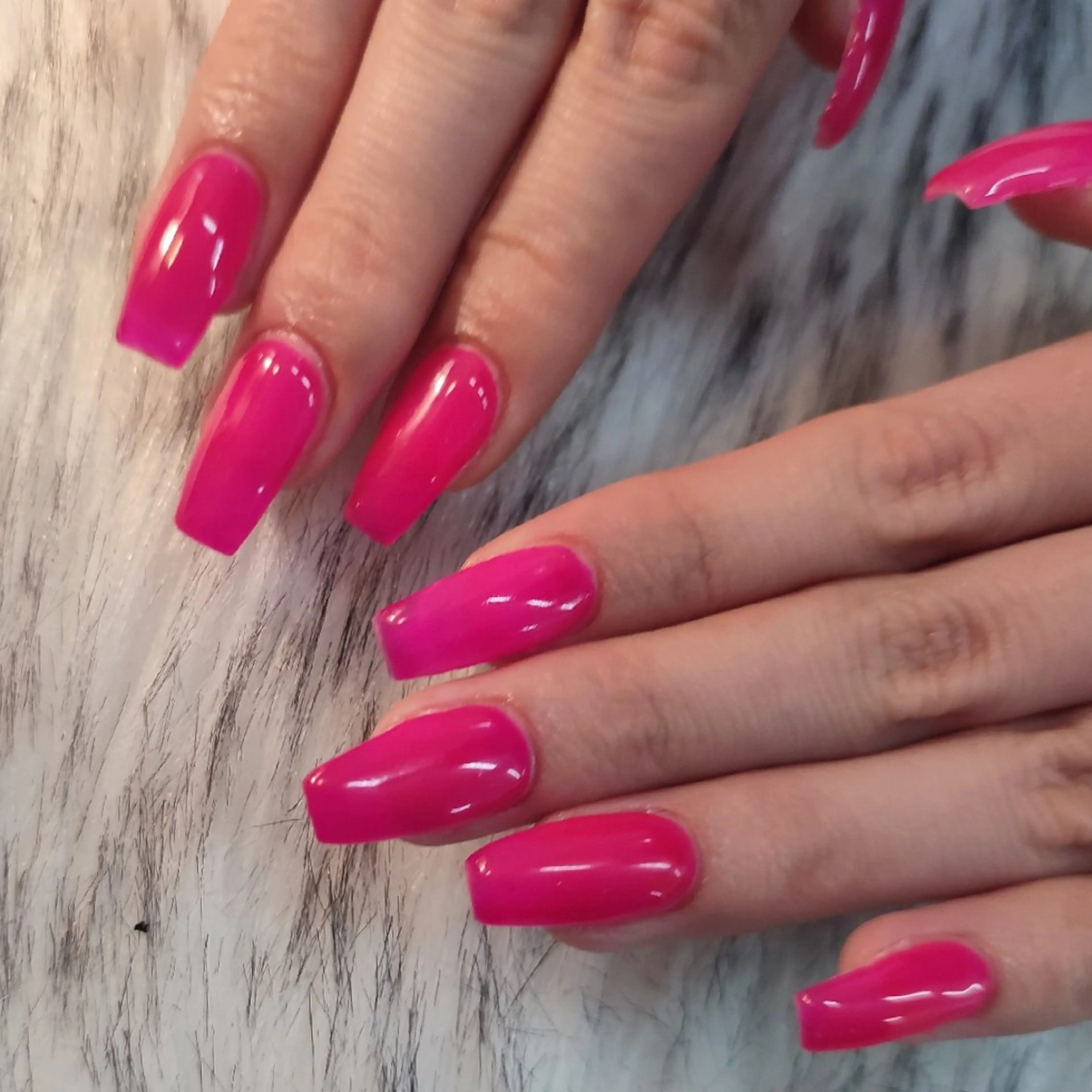 ネイル ハンドネイル RUNWAY 　　の眉毛・アイブロウイメージ