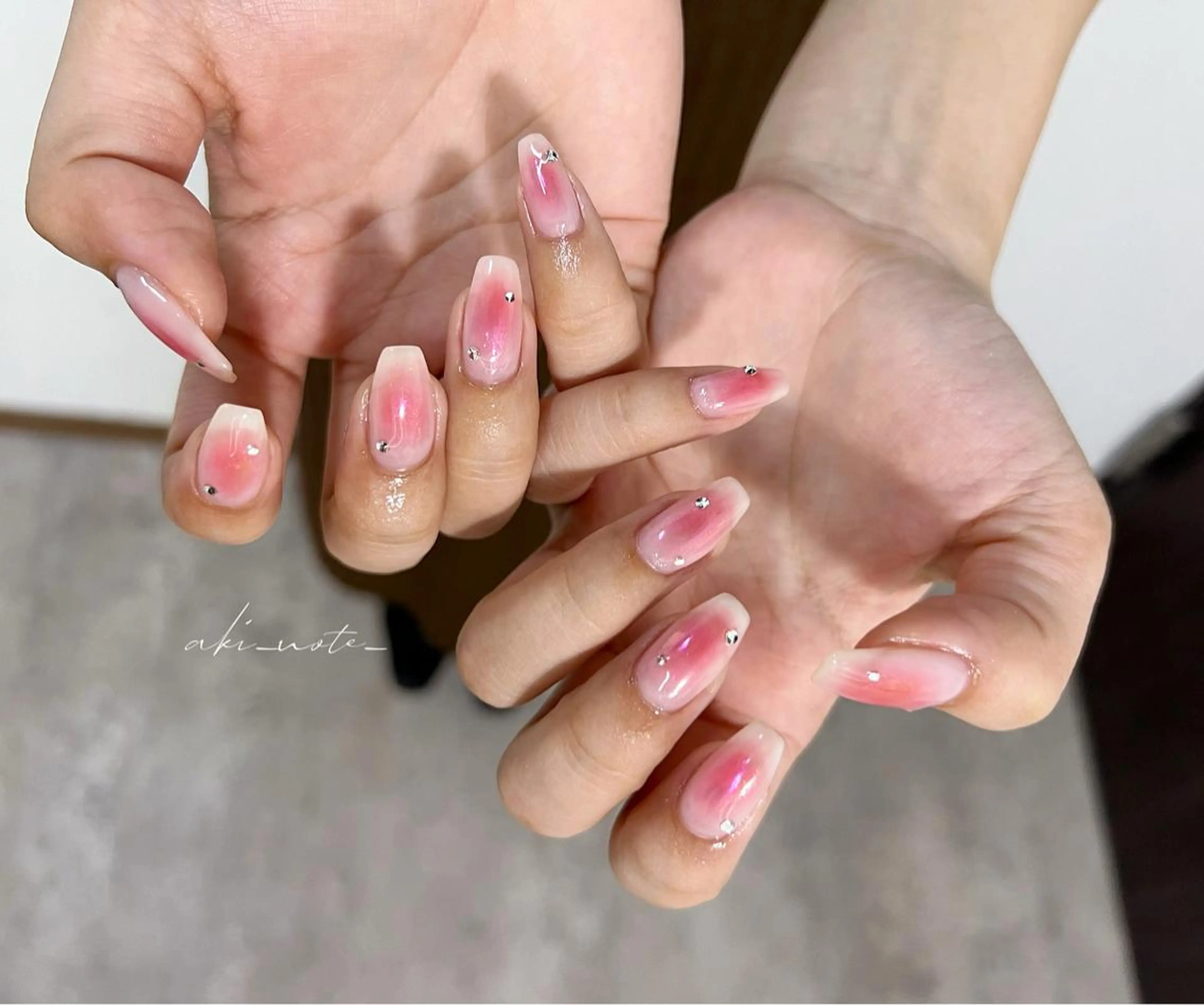 ネイル カジュアル チークネイル 氷ネイル・うるうるネイル オフィスネイル ハンドネイル フットネイル GRANDE大須 栄/店長 aki🌙のネイルデザイン