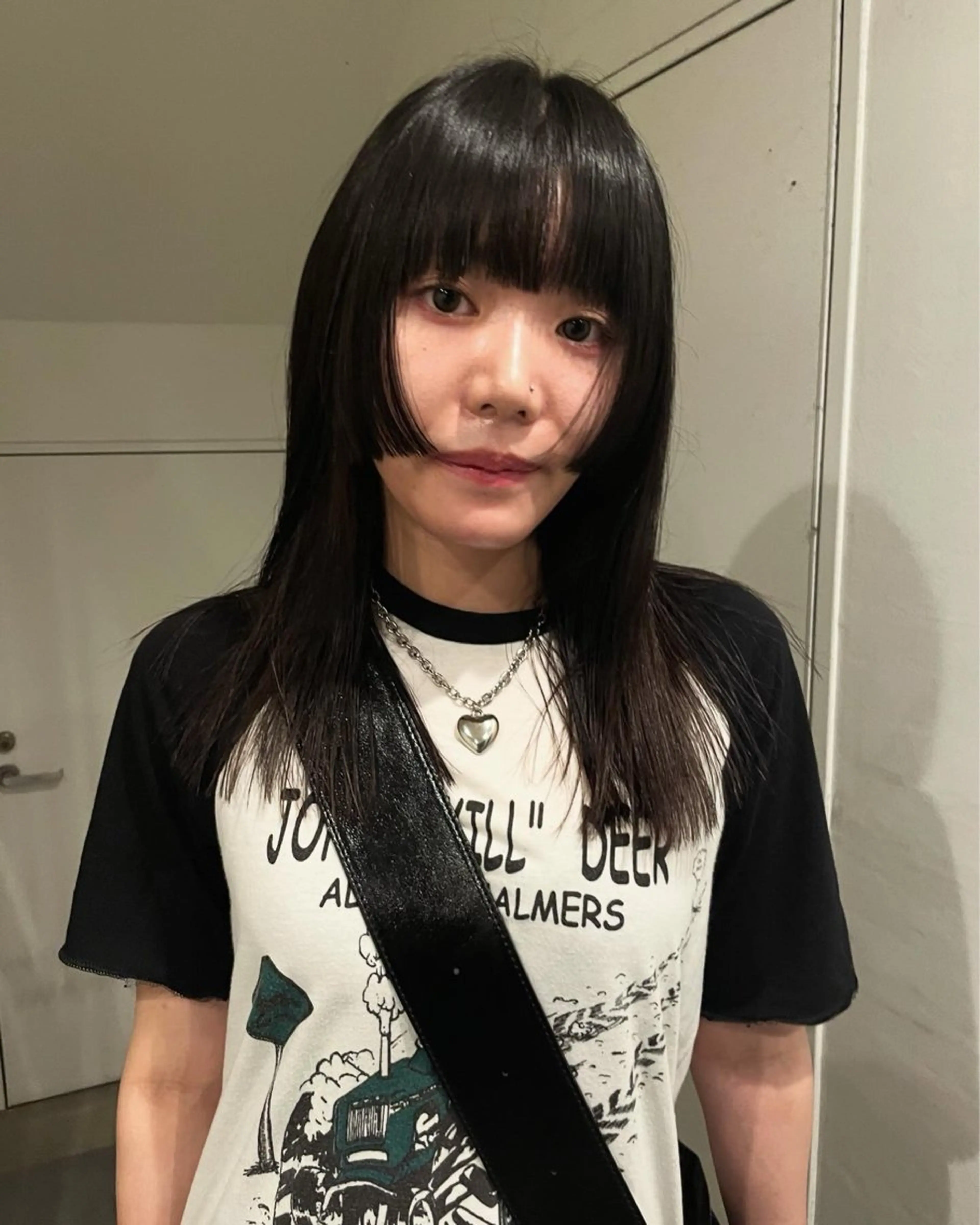 セミロング hen所属・心斎橋/レイヤー/ ブリーチ/モエのヘアスタイル