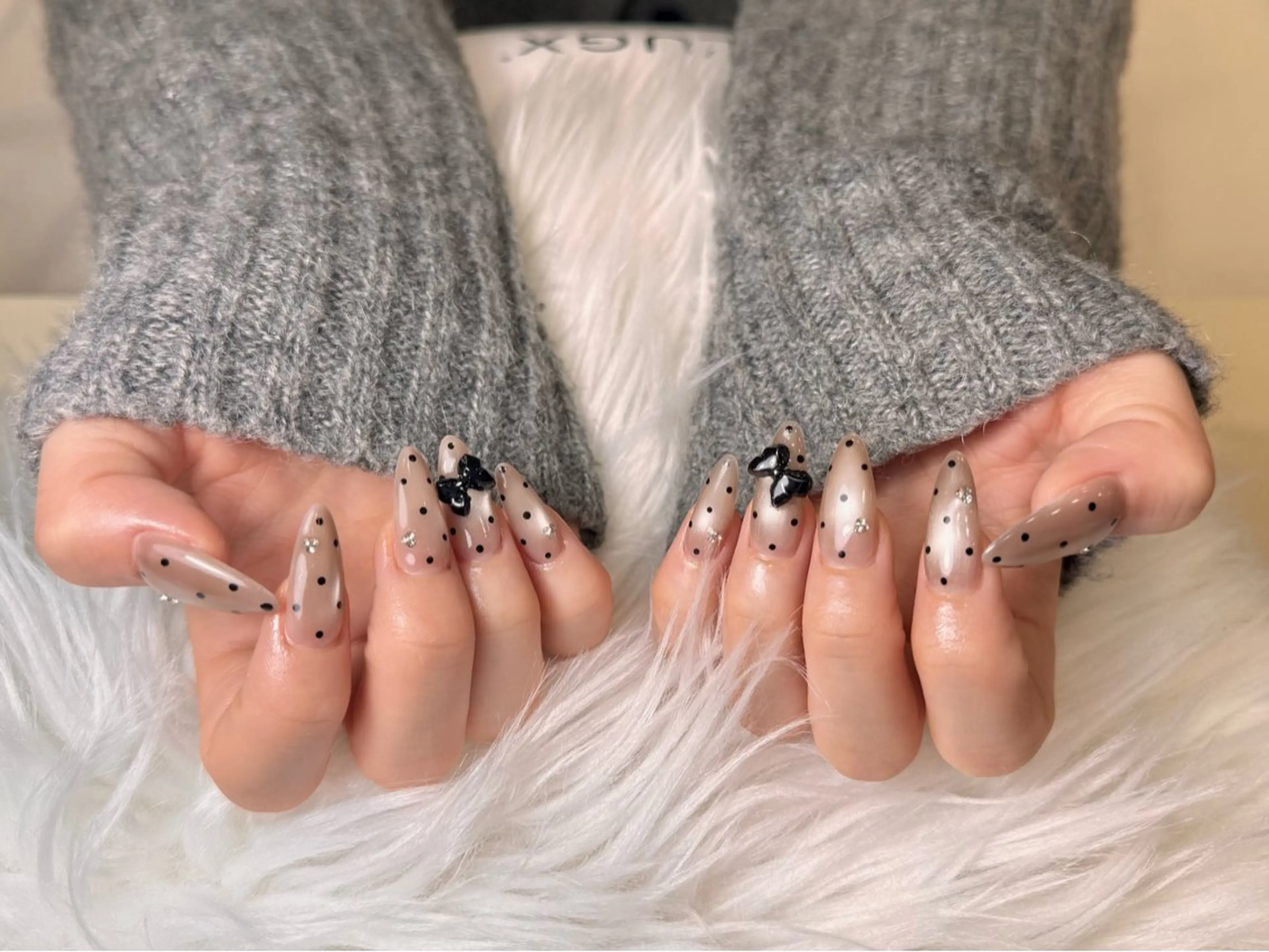 ネイル ジェルネイル 氷ネイル・うるうるネイル 韓国ネイル マグネットネイル リボン ハンドネイル チャ ミーのネイルデザイン