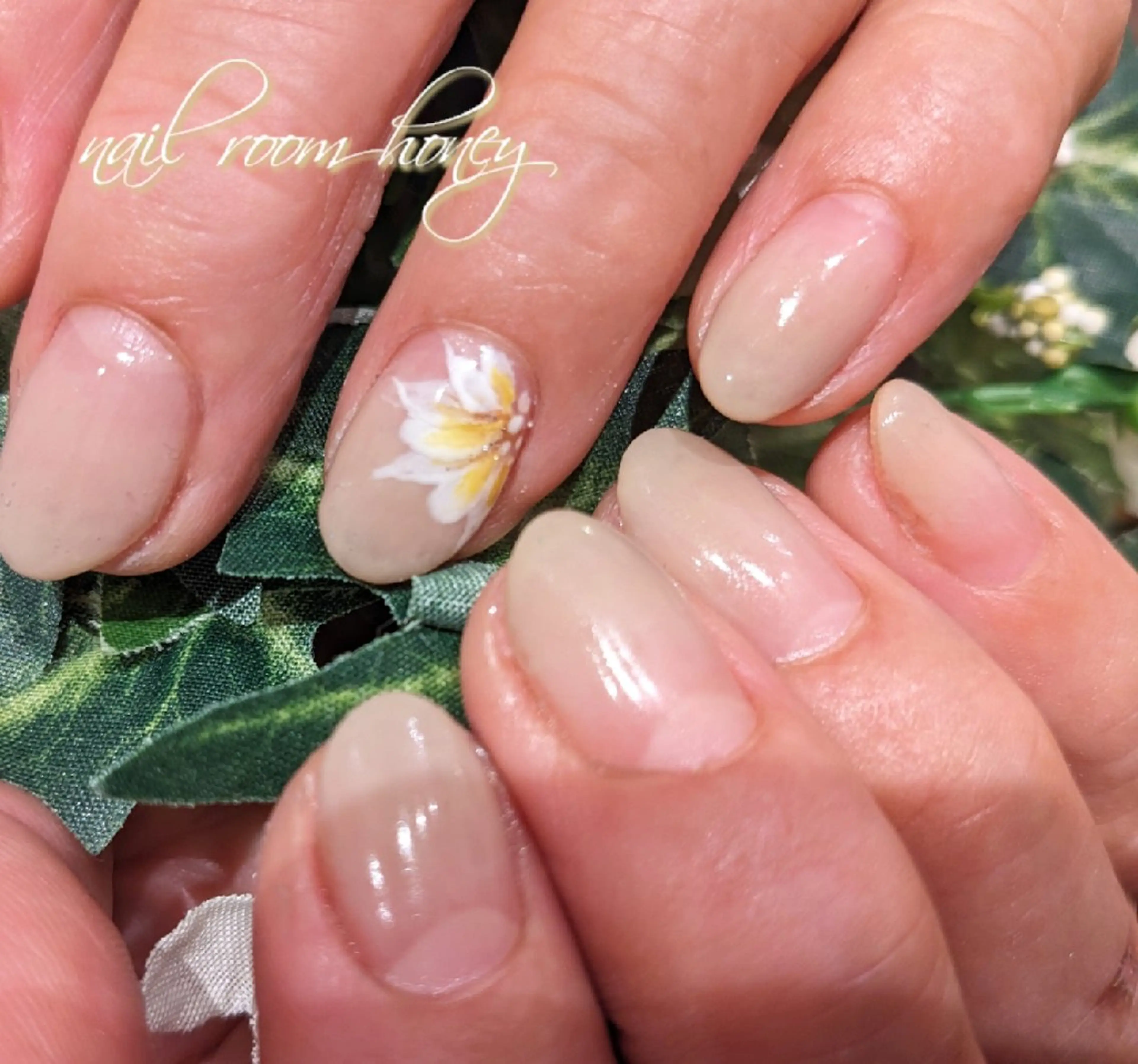 ネイル アートネイル フラワーネイル グラデーション シンプルネイル nail room  honeyのネイルデザイン