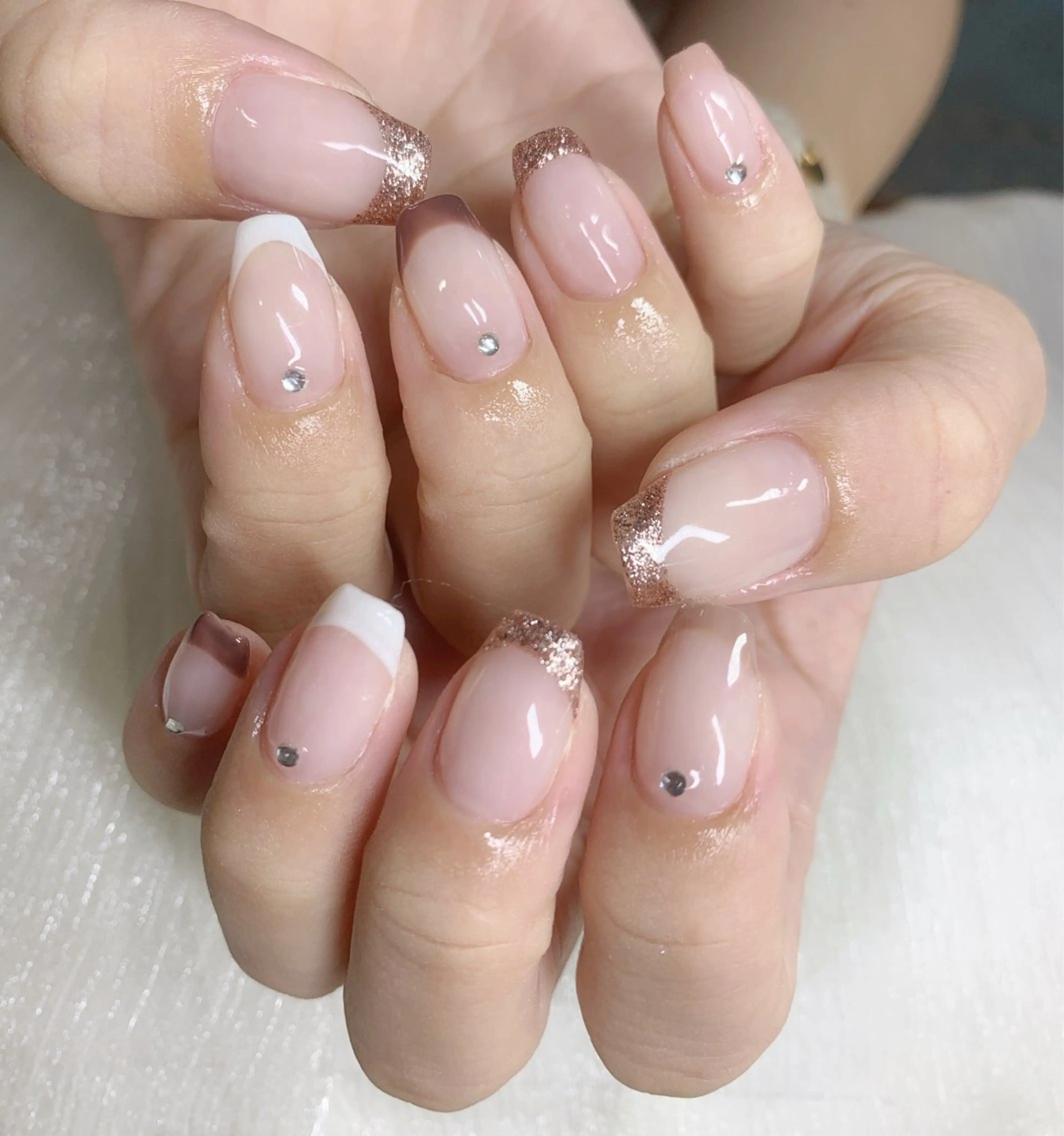 ネイル フレンチネイル シンプルネイル ハンドネイル mira-cle大濱美容アカデミー所属・AI NAのネイルデザイン