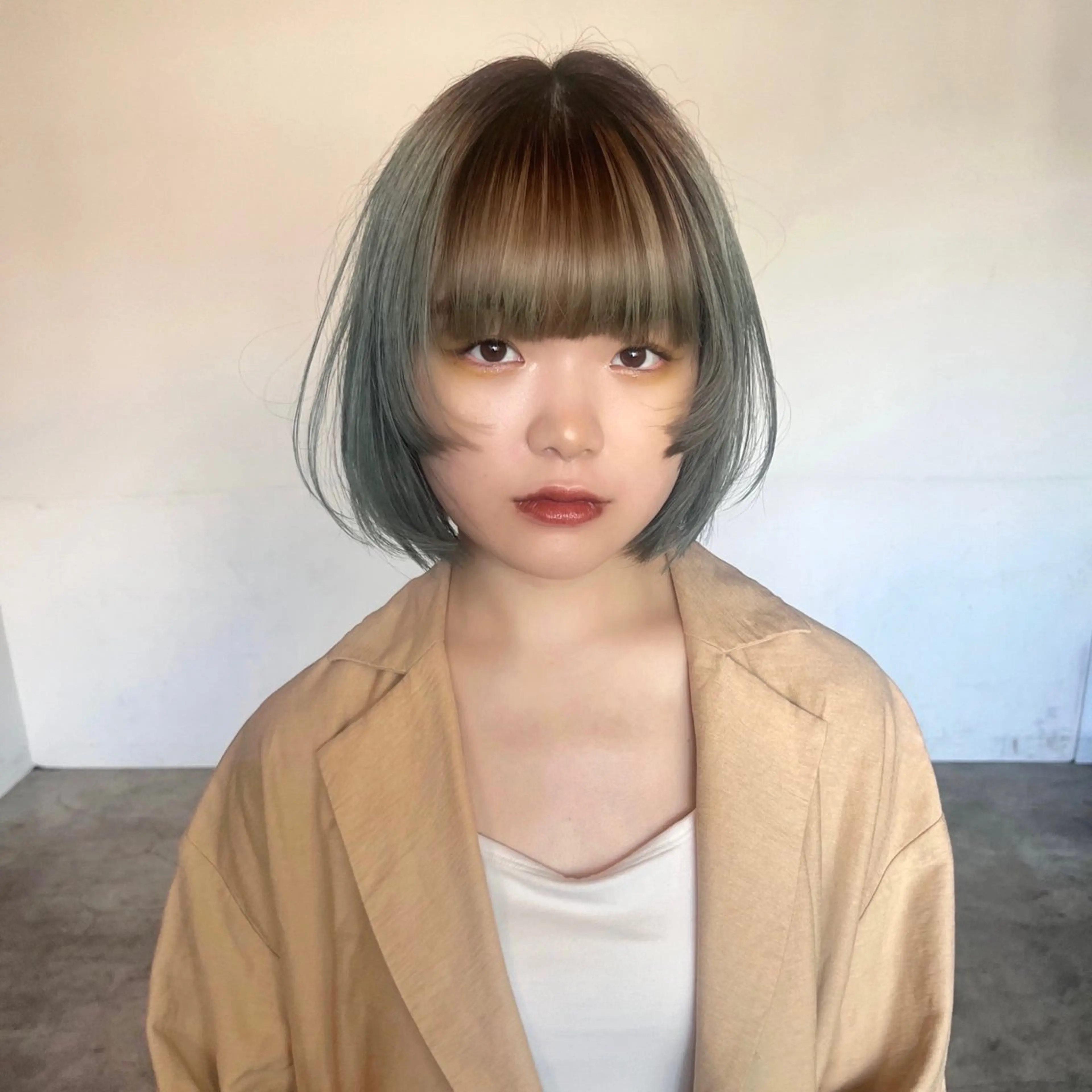 ミディアム ボブ 顔まわりレイヤー レイヤーカット 前嶋 愛友のヘアスタイル