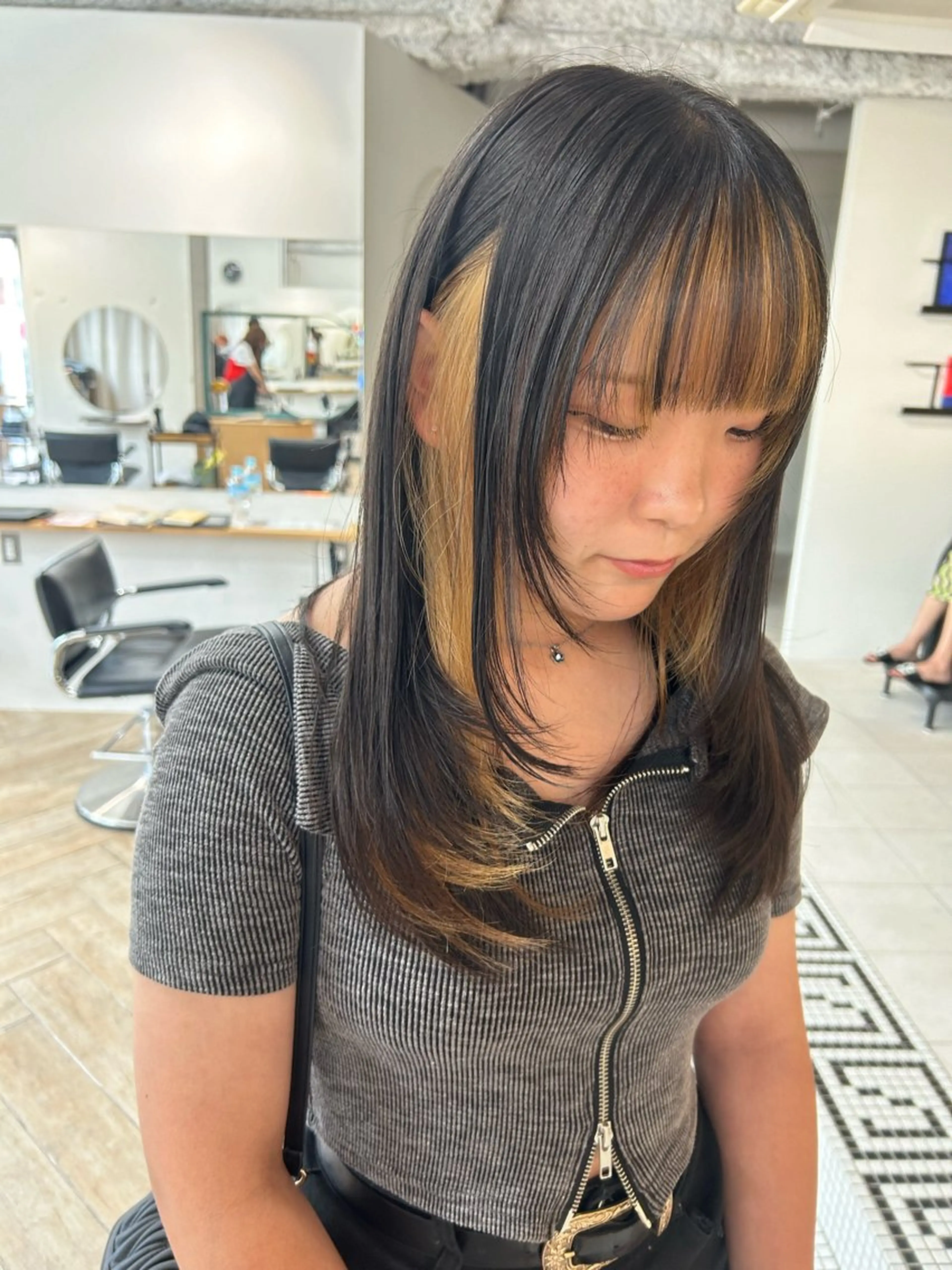 セミロング カラー カット ヘアカラー トリートメント ベージュ/ダブルカラ ー/新潟駅/青柳萌果のヘアスタイル