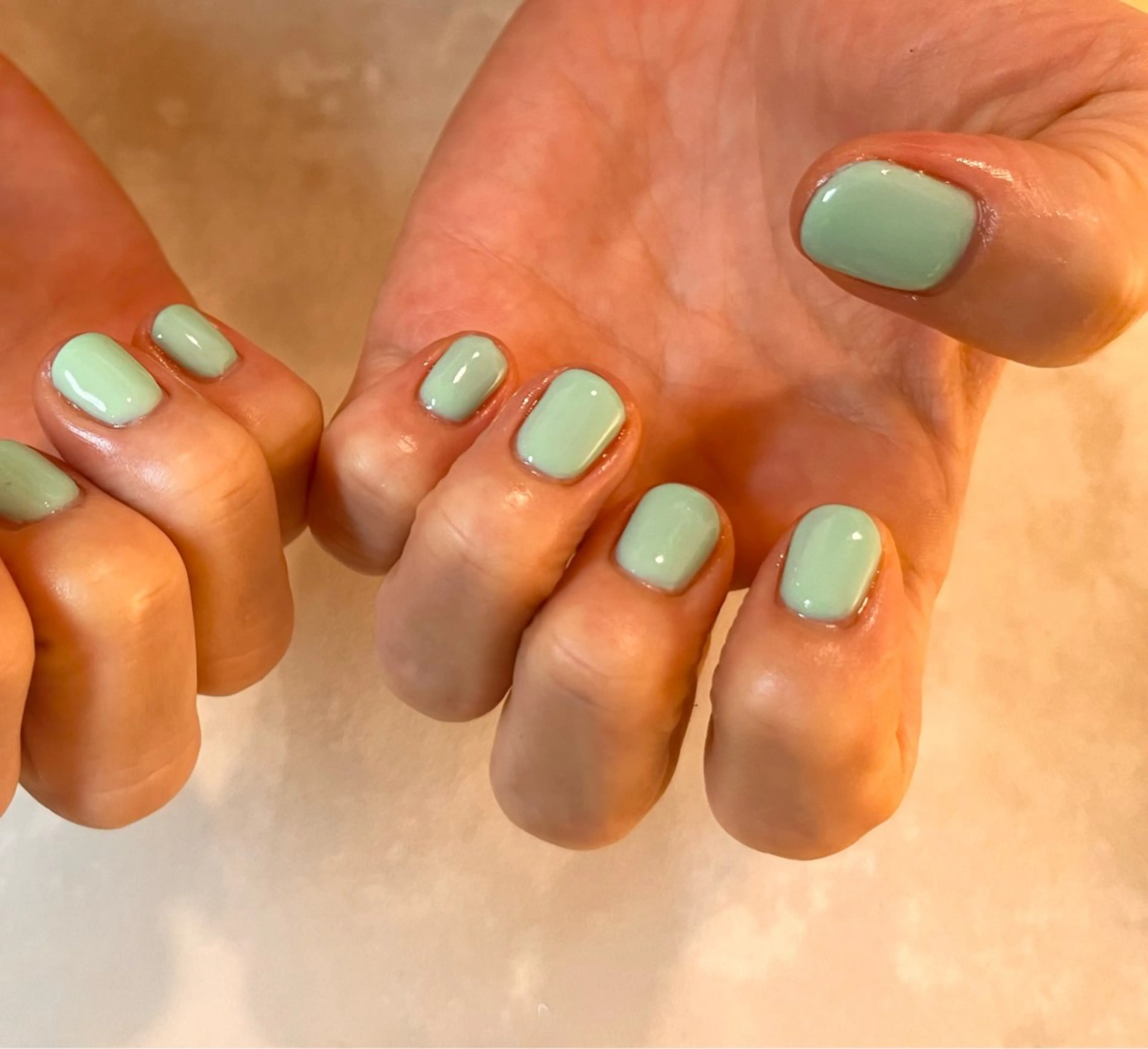 ネイル シンプルネイル ハンドネイル AT.1011(アトリエテンイレブン)所属・AT.1011 (ハルカ)のネイルデザイン