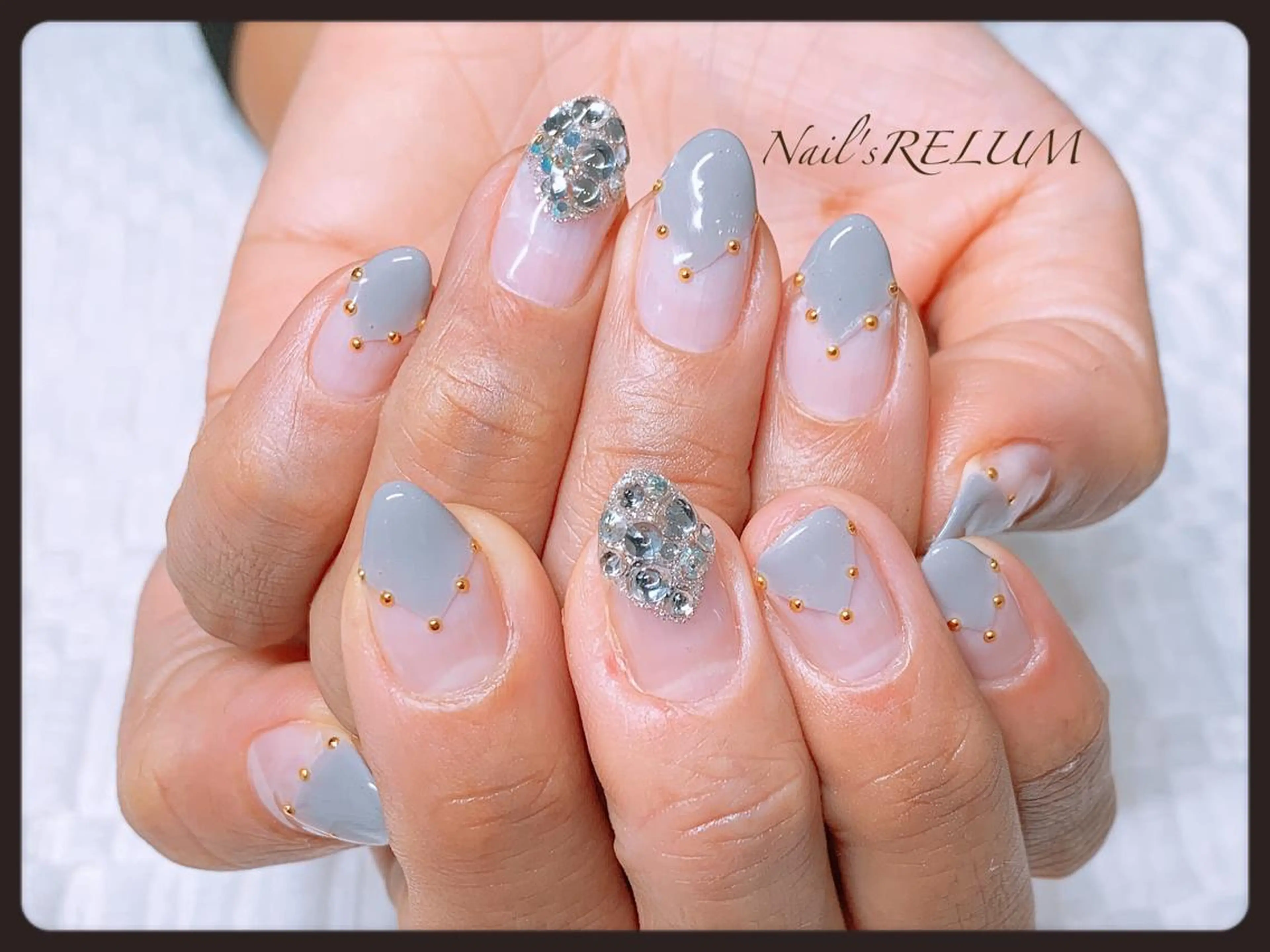 ネイル フレンチネイル THECOLORS所属・近貞 莉奈のネイルデザイン