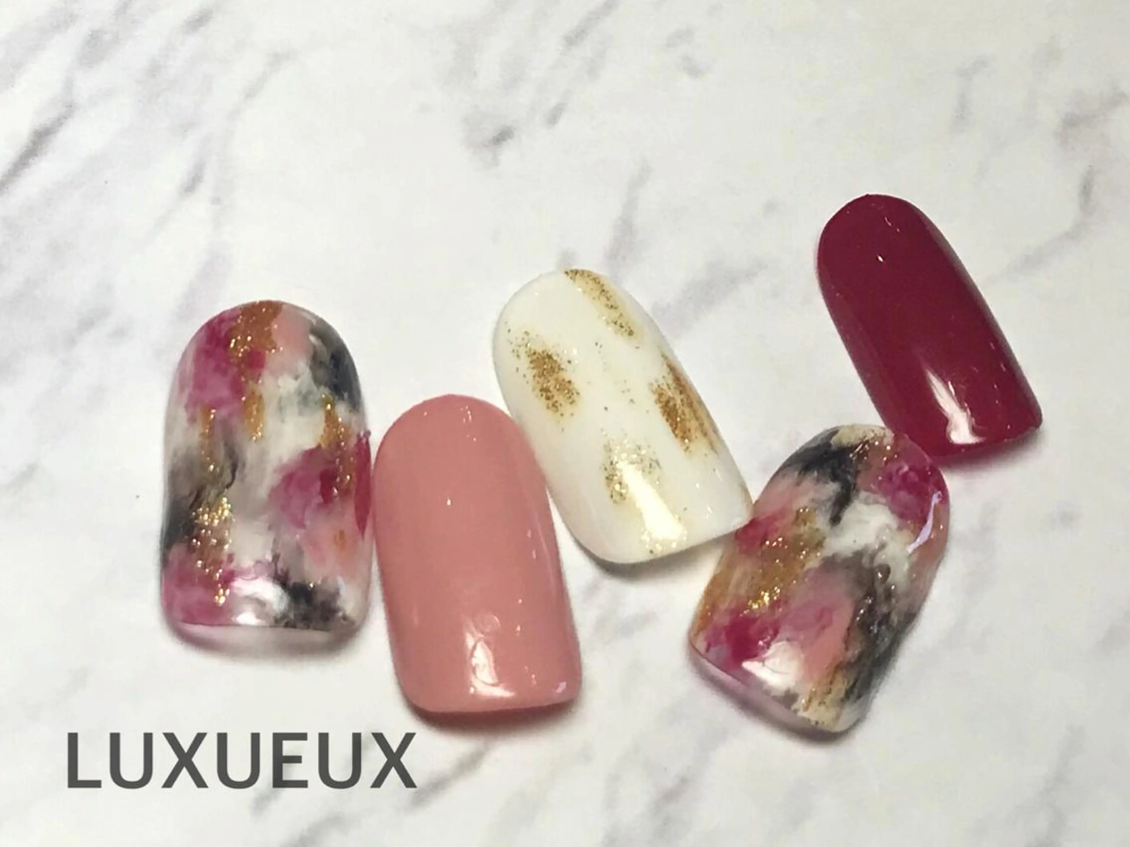 ネイル LUXUEUX春日店所属・LUXUEUX春日店 (ルクソー)のネイルデザイン