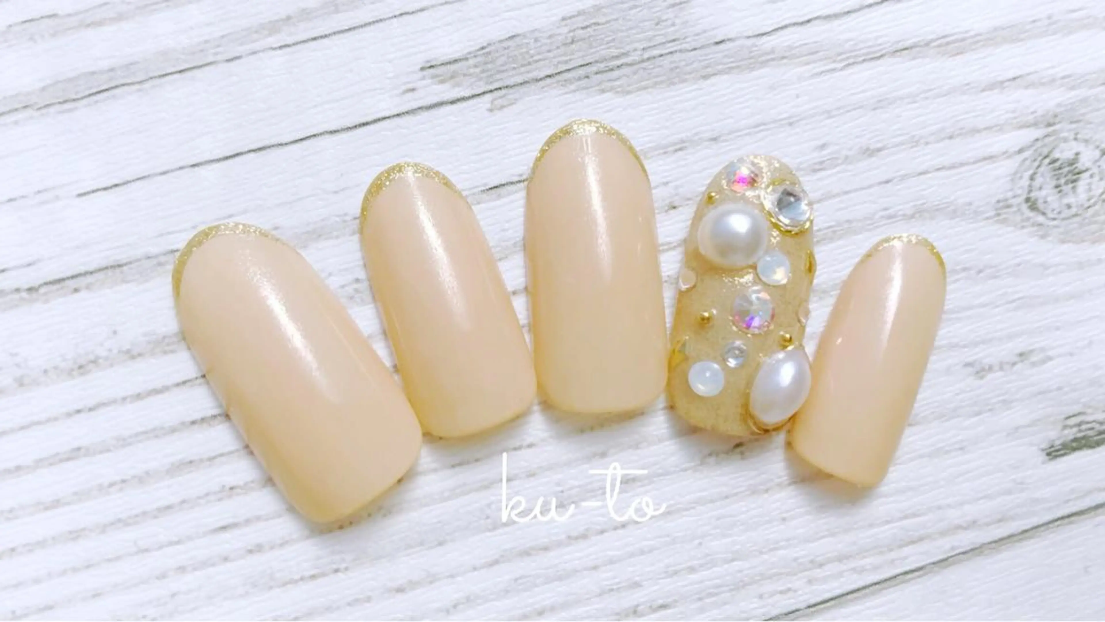 ネイル ku-to所属・林 志帆子【en2号店】のマツエク・マツパデザイン